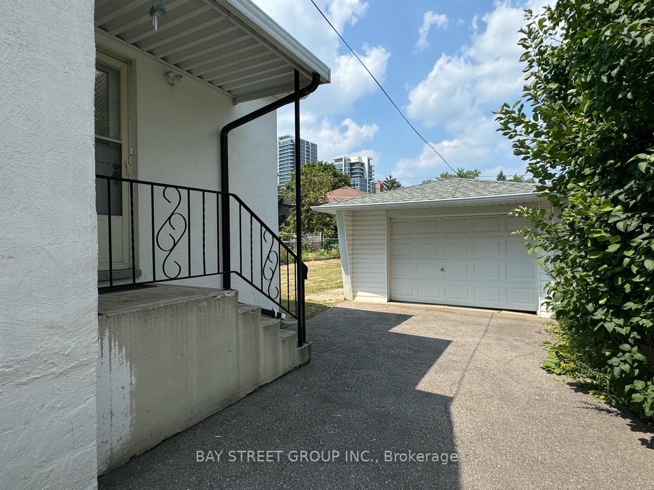 Photo 17 of 38 Woodward Avenue, Markham, Thornhill — HOMEH