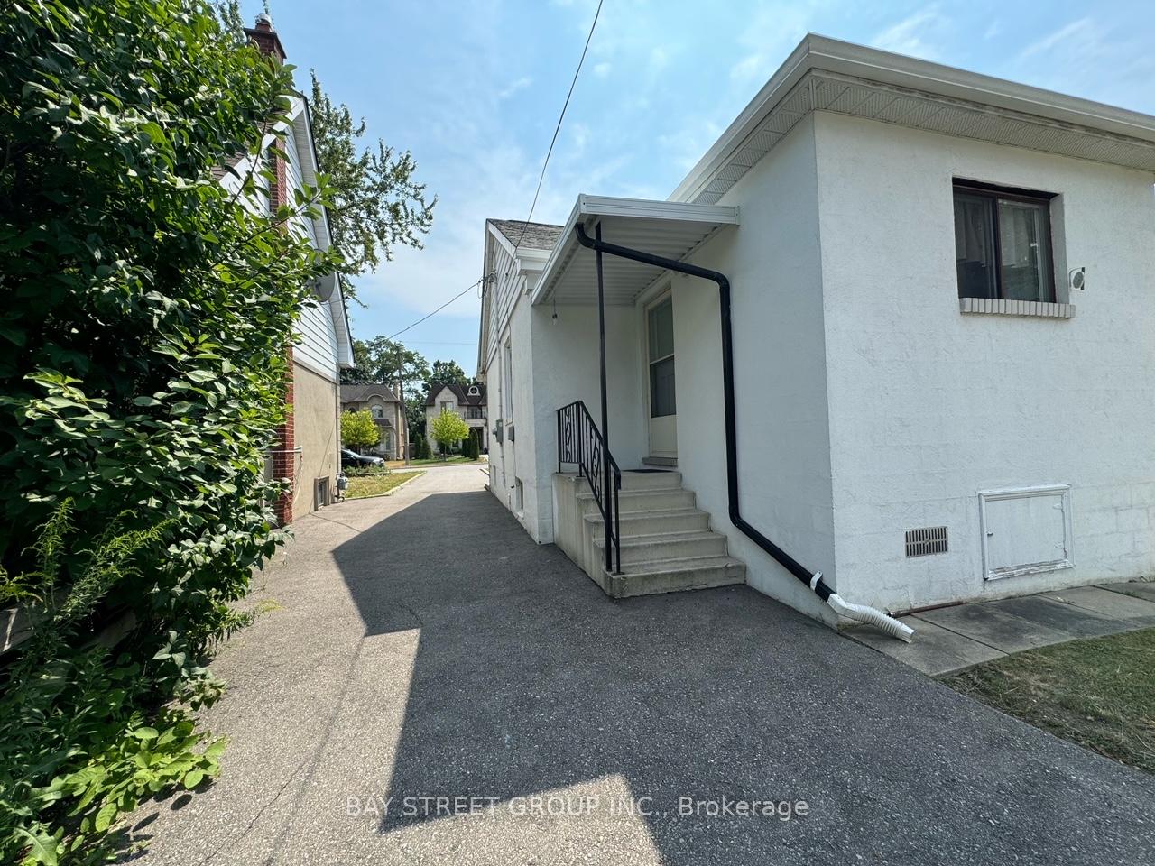 Photo 13 of 38 Woodward Avenue, Markham, Thornhill — HOMEH