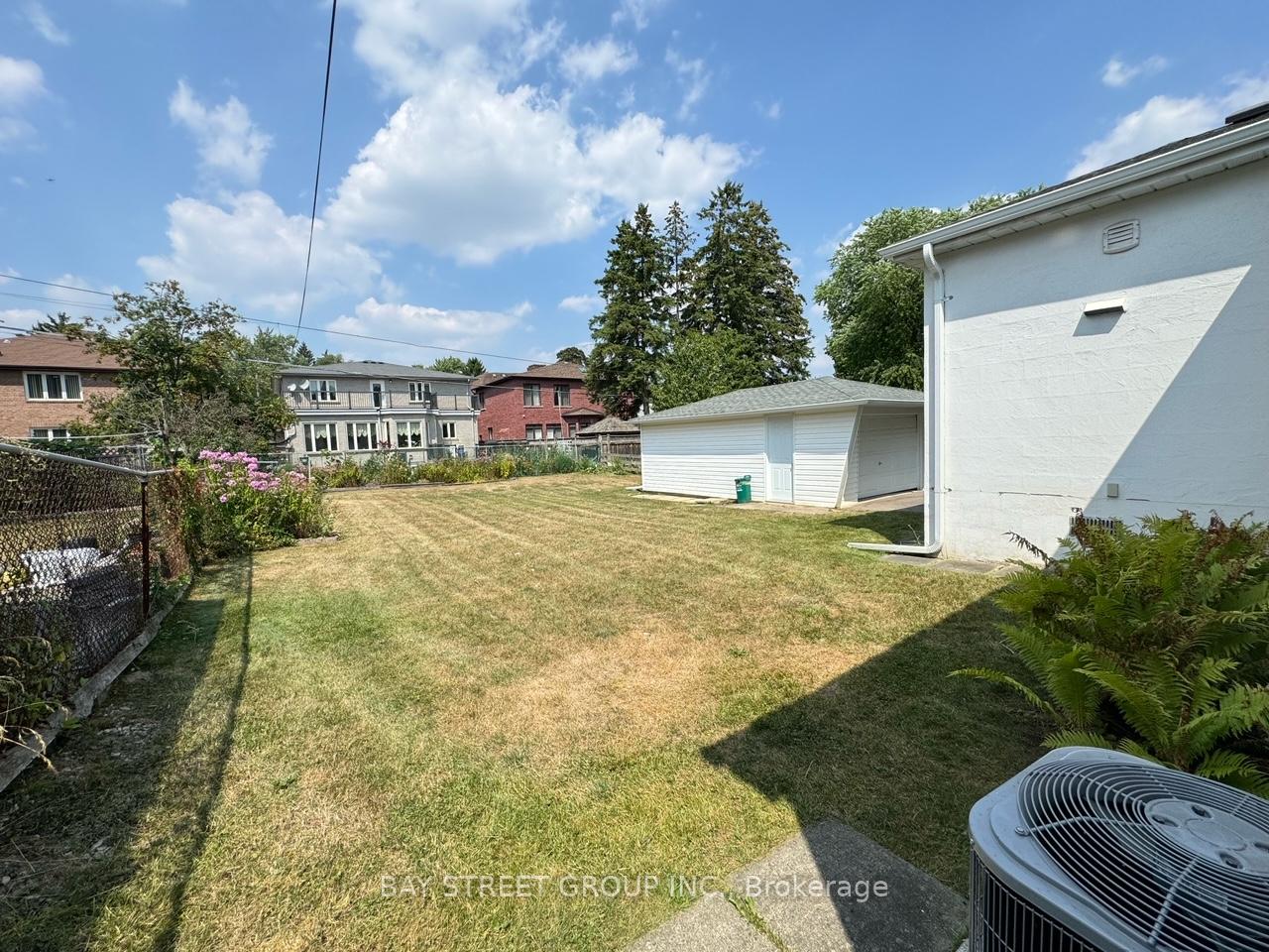 Photo 15 of 38 Woodward Avenue, Markham, Thornhill — HOMEH