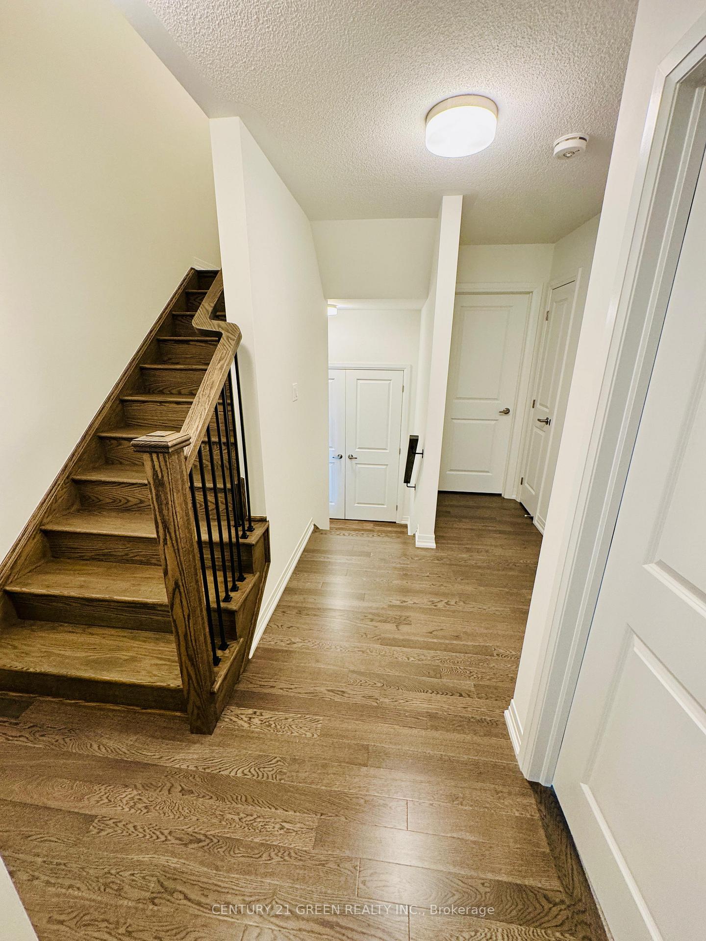 Photo 4 of 16 Timber Falls Drive, Brampton, Northwest Brampton — HOMEH