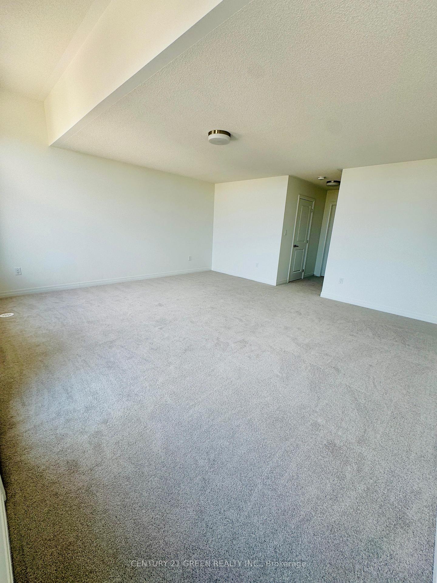 Photo 17 of 16 Timber Falls Drive, Brampton, Northwest Brampton — HOMEH