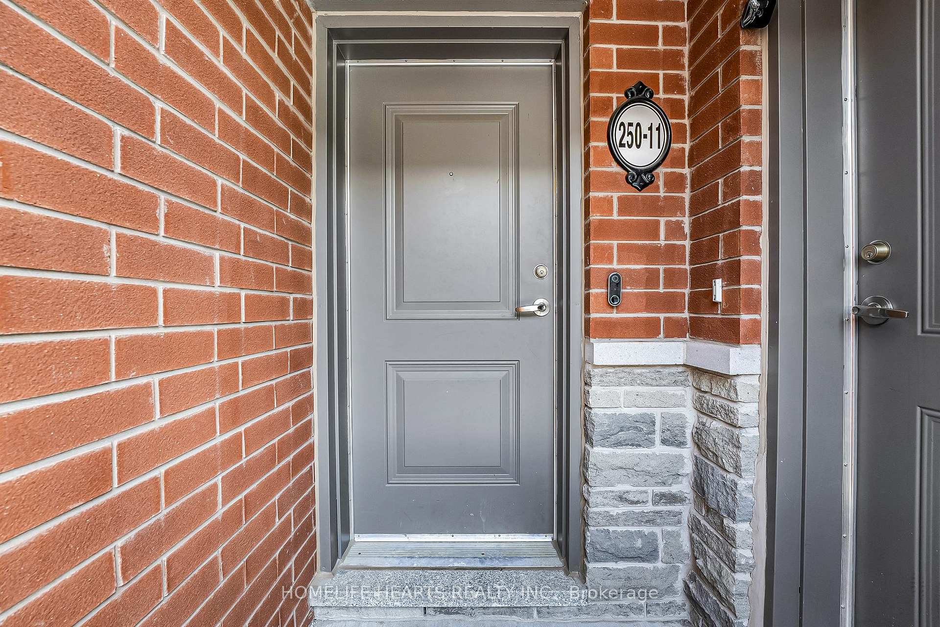 Photo 5 of Unit 11, 250 Lagerfeld Drive, Brampton, Northwest Brampton — HOMEH