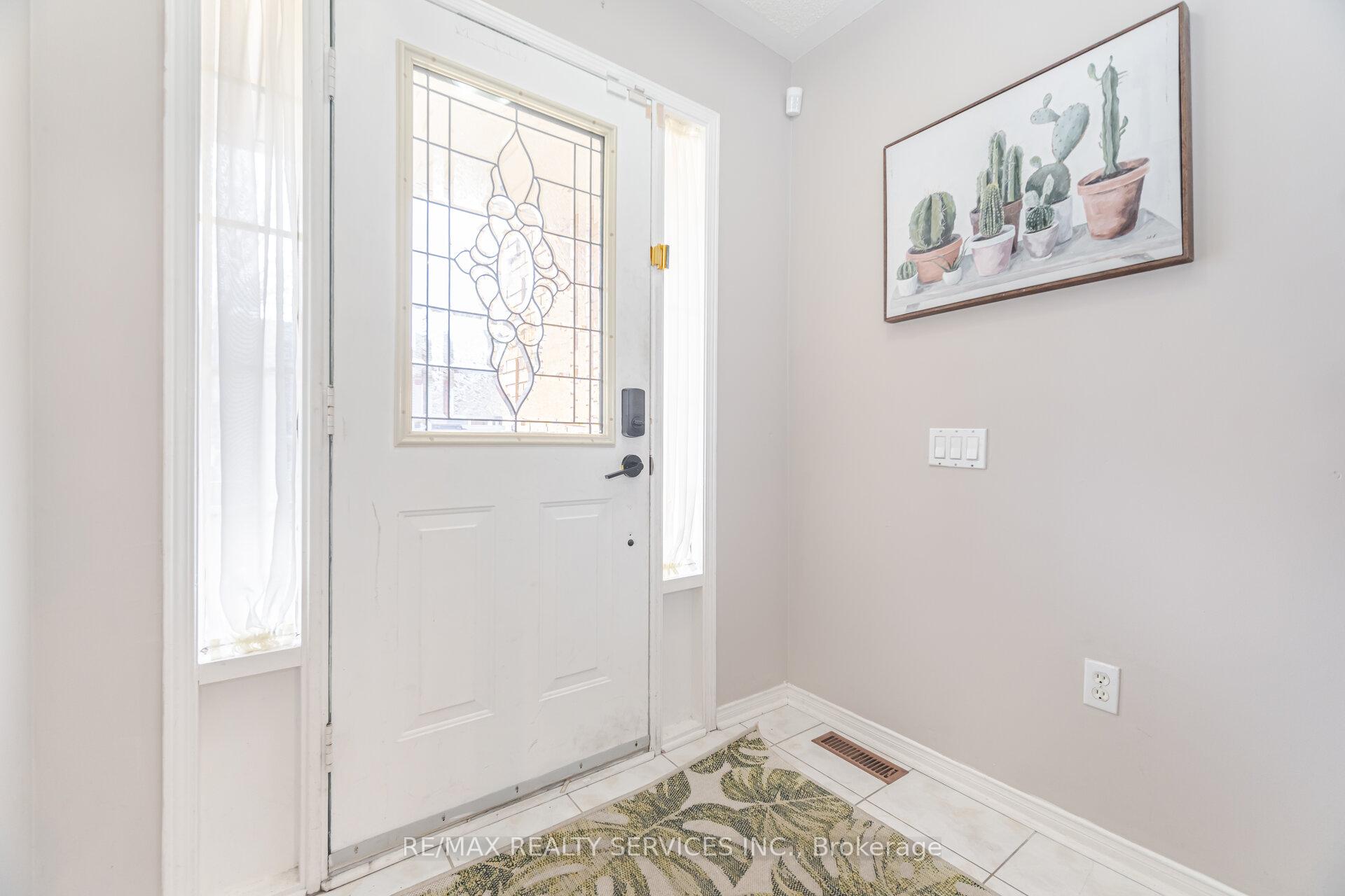 Photo 2 of Unit 73, 9800 McLaughlin Road, Brampton, Fletcher's Creek Village — HOMEH