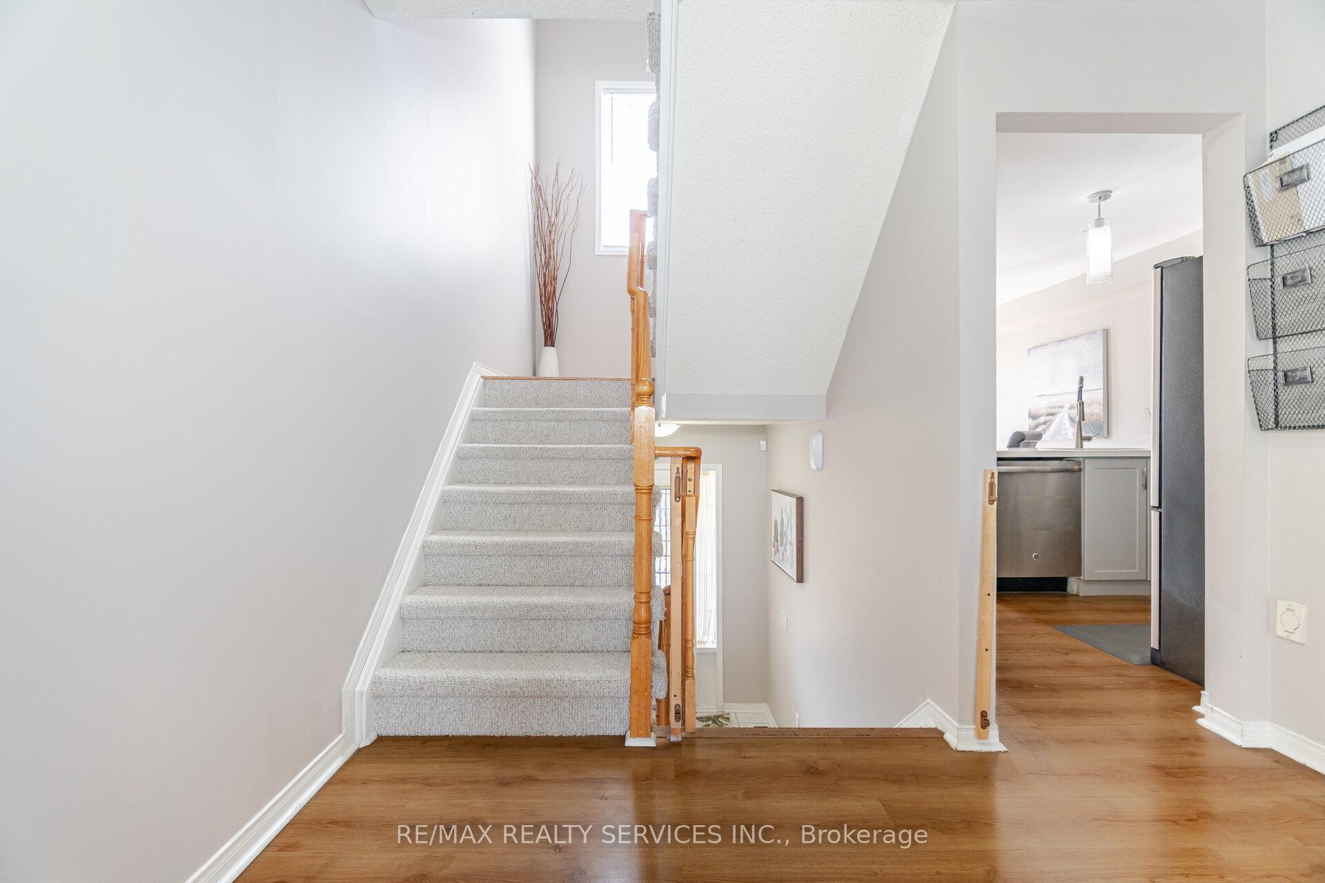 Photo 5 of Unit 73, 9800 McLaughlin Road, Brampton, Fletcher's Creek Village — HOMEH