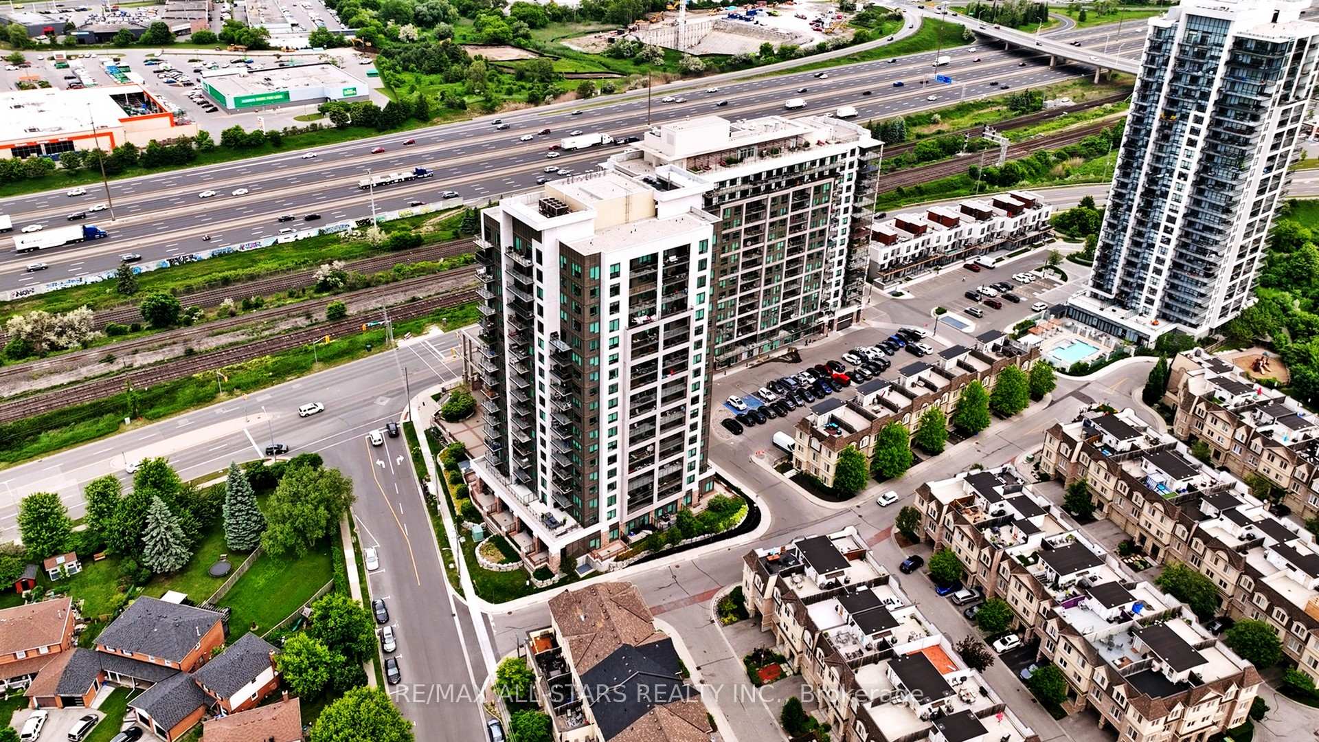 Photo 1 of Unit LPH05, 1215 Bayly Street, Pickering, Bay Ridges — HOMEH