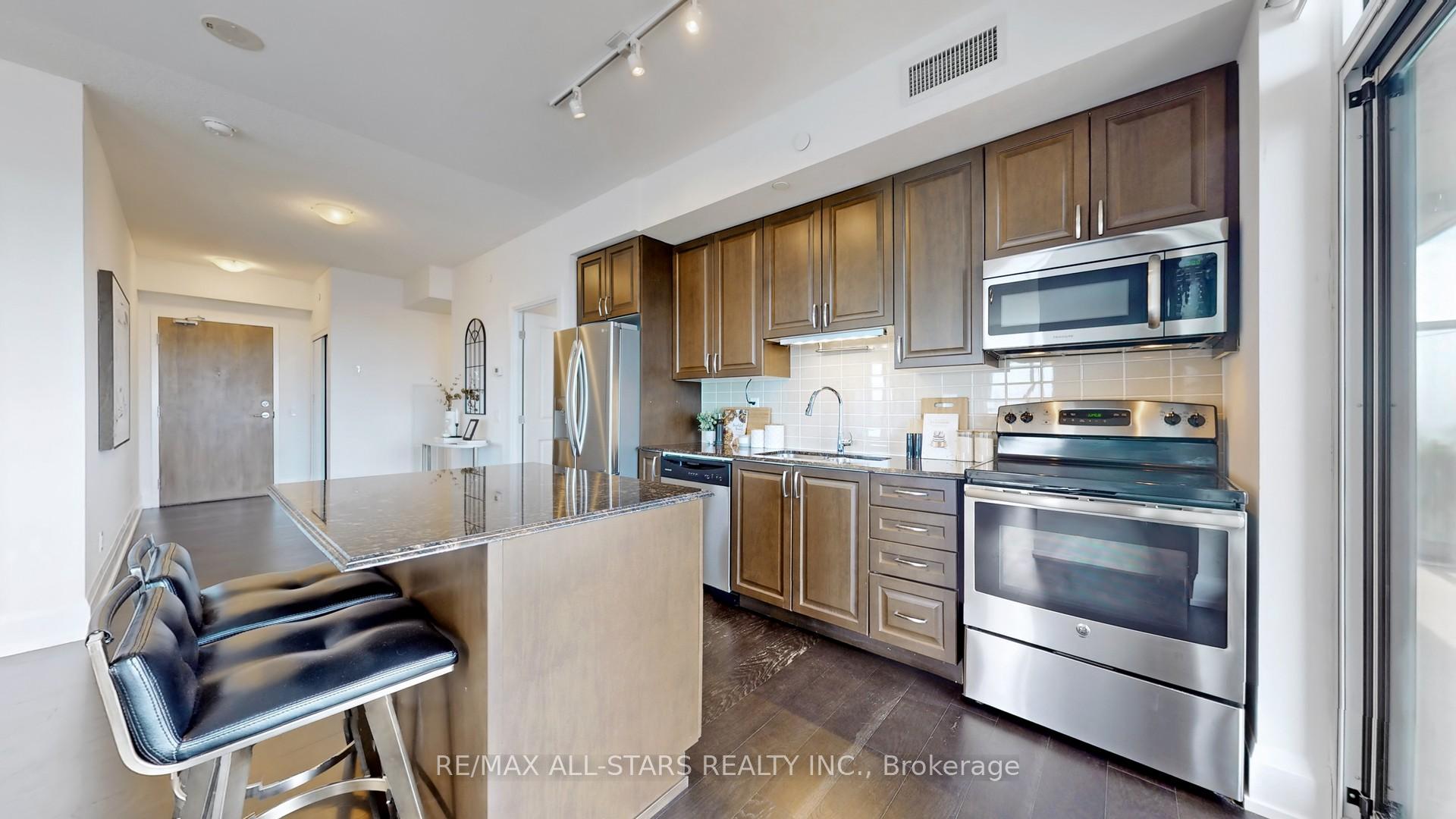 Photo 15 of Unit LPH05, 1215 Bayly Street, Pickering, Bay Ridges — HOMEH