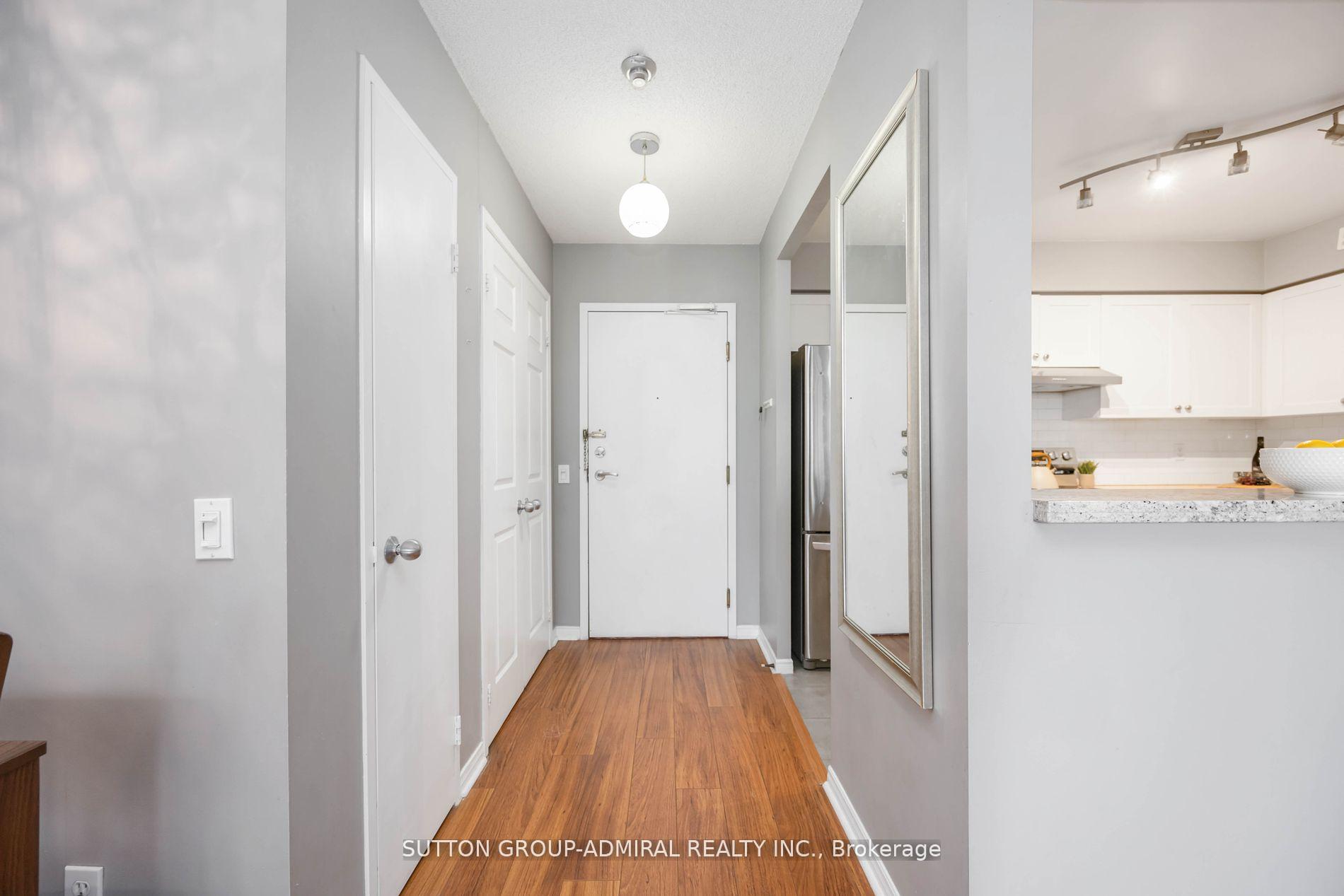 Photo 5 of Unit 412, 81 Townsgate Drive, Vaughan, Crestwood-Springfarm-Yorkhill — HOMEH