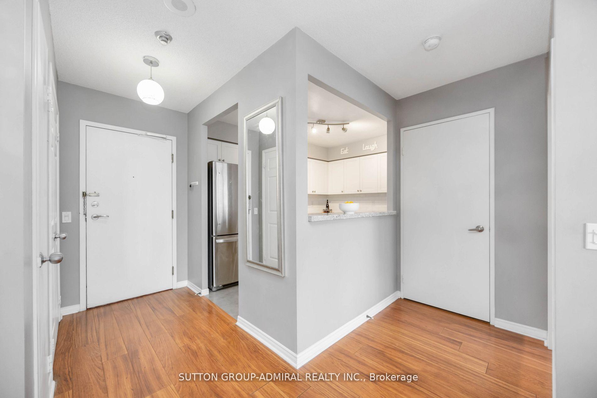 Photo 6 of Unit 412, 81 Townsgate Drive, Vaughan, Crestwood-Springfarm-Yorkhill — HOMEH