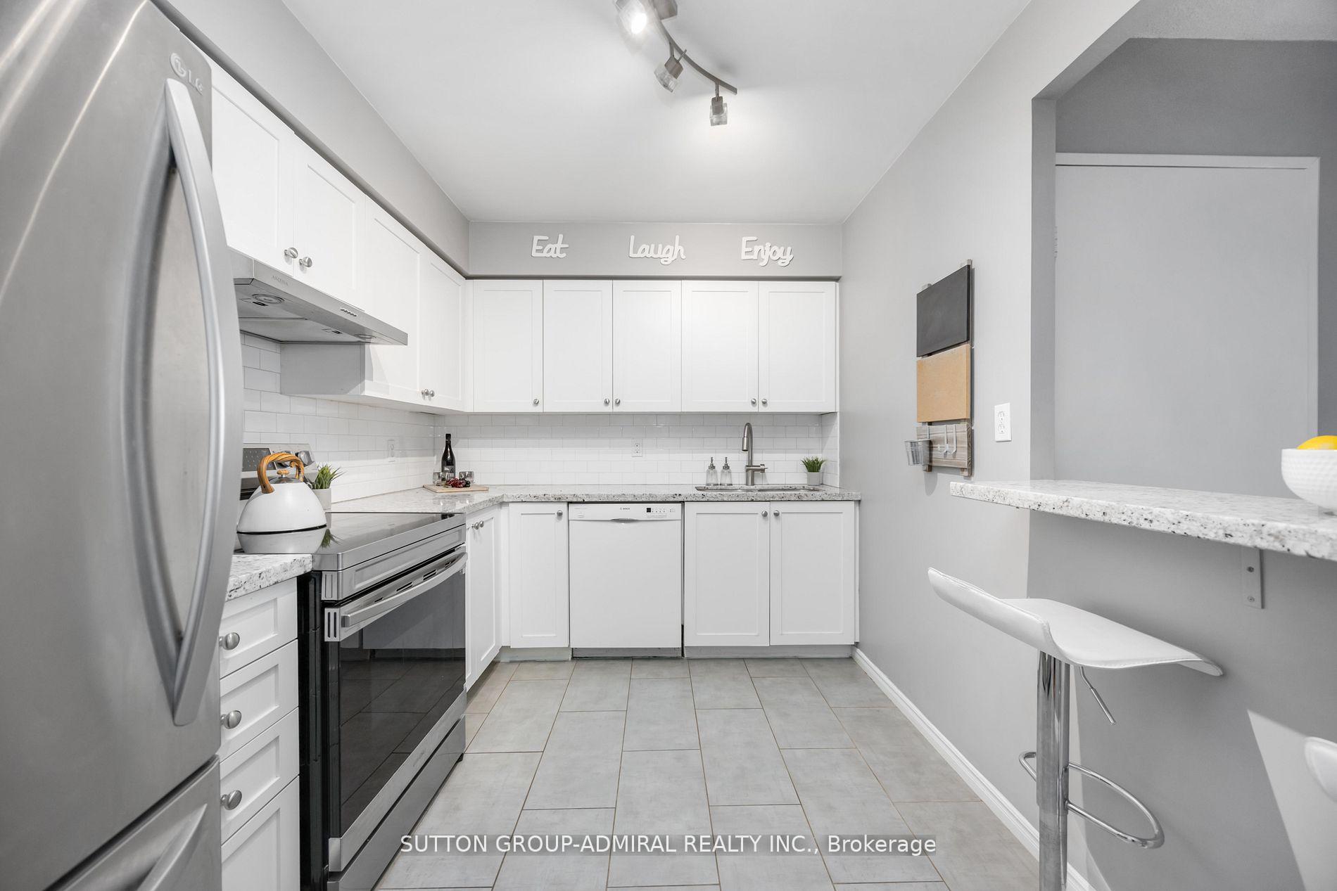 Photo 2 of Unit 412, 81 Townsgate Drive, Vaughan, Crestwood-Springfarm-Yorkhill — HOMEH