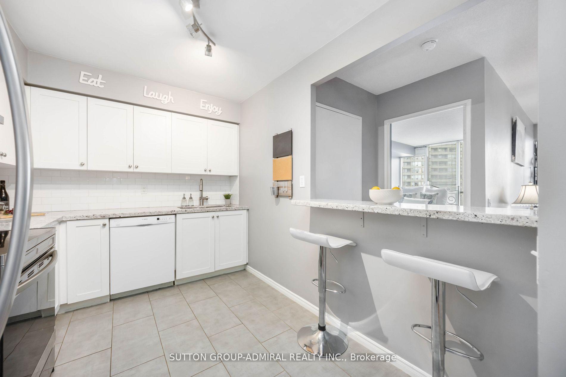 Photo 3 of Unit 412, 81 Townsgate Drive, Vaughan, Crestwood-Springfarm-Yorkhill — HOMEH