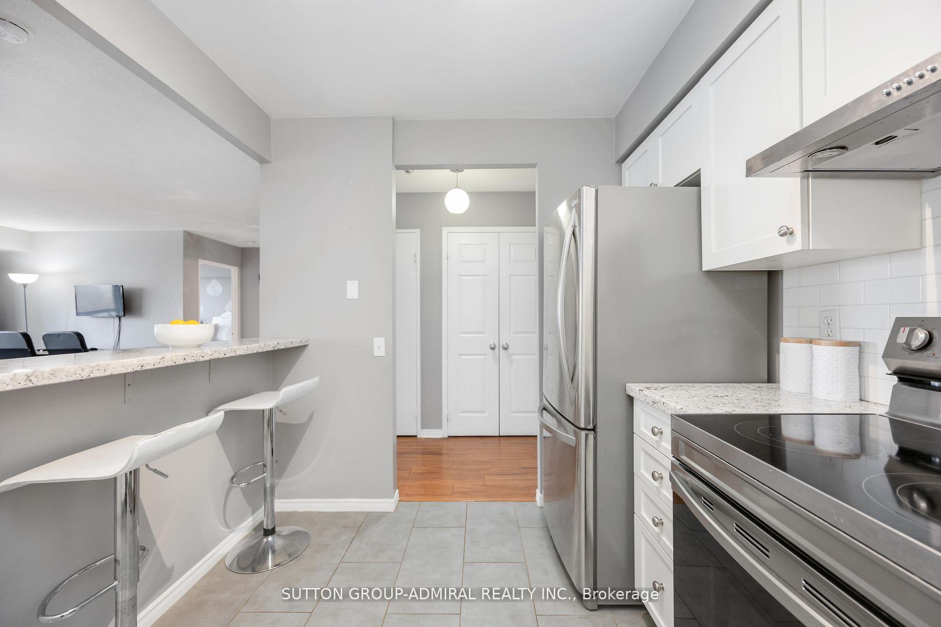 Photo 9 of Unit 412, 81 Townsgate Drive, Vaughan, Crestwood-Springfarm-Yorkhill — HOMEH