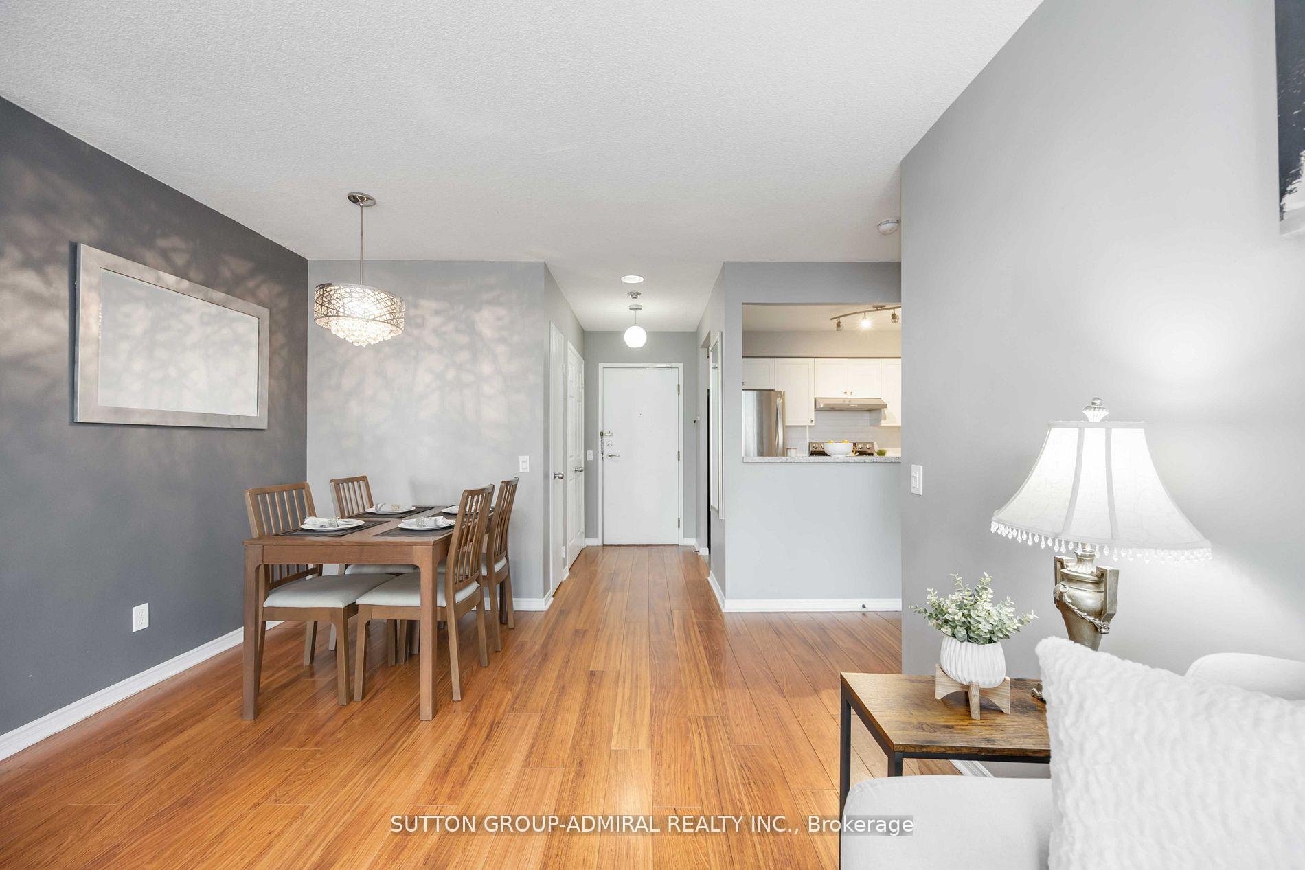 Photo 13 of Unit 412, 81 Townsgate Drive, Vaughan, Crestwood-Springfarm-Yorkhill — HOMEH