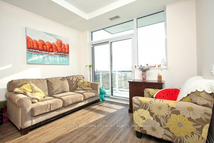 Photo 4 of Unit 903, 286 Main Street, Toronto, East End-Danforth — HOMEH