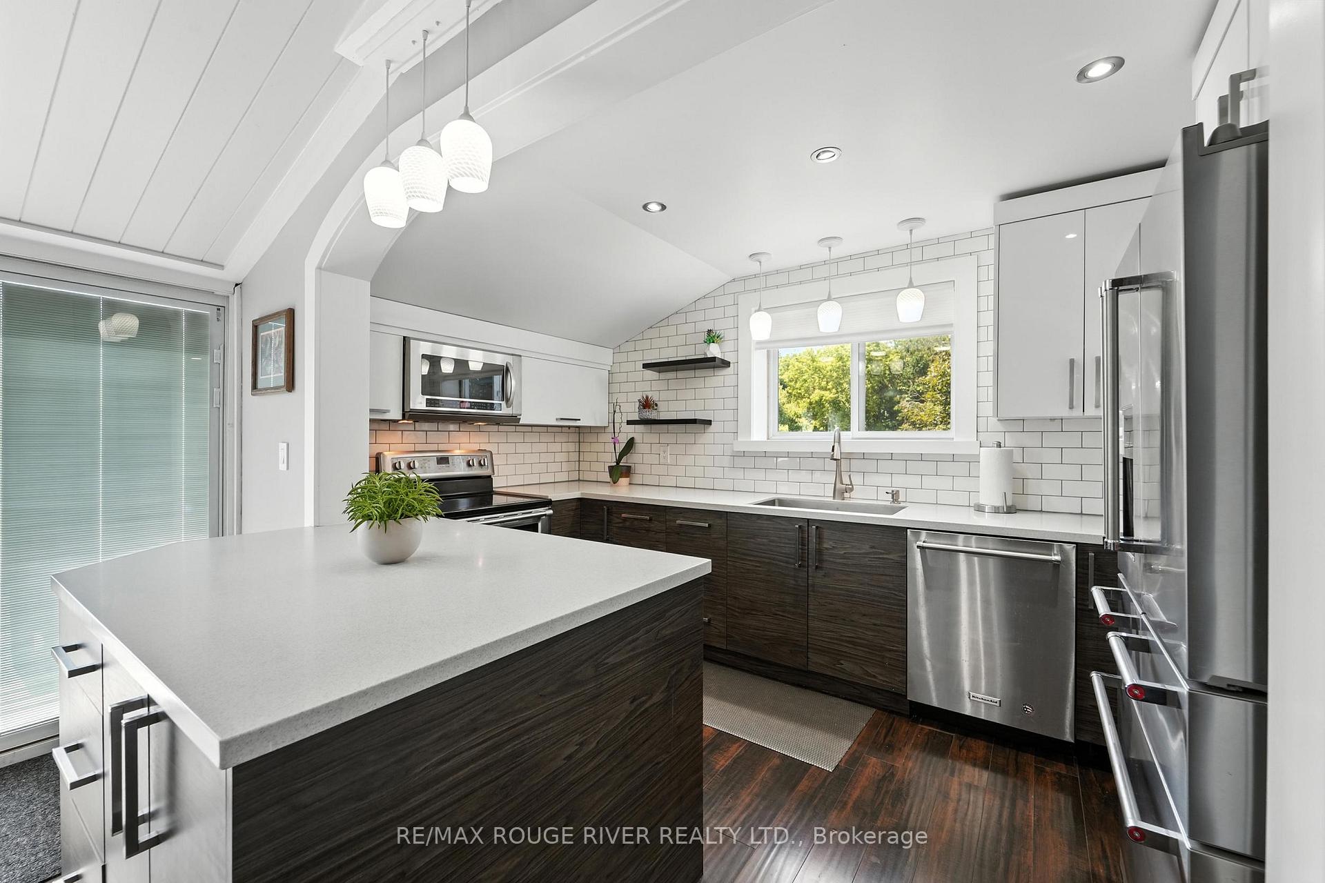 Photo 4 of 4491 Highway 2, Clarington, Rural Clarington — HOMEH