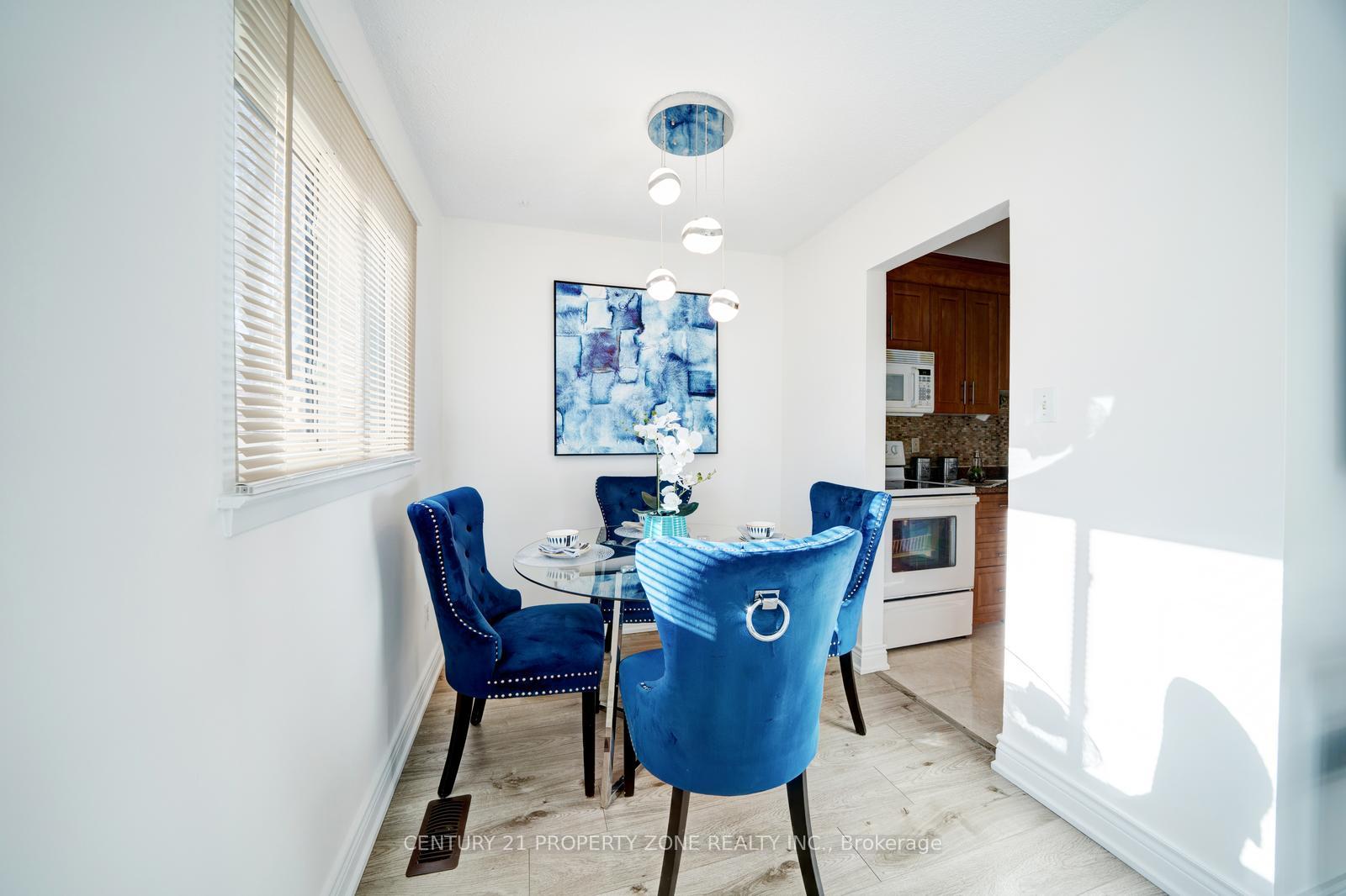 Photo 10 of Unit 352, 1 Niles Way, Markham, Aileen-Willowbrook — HOMEH
