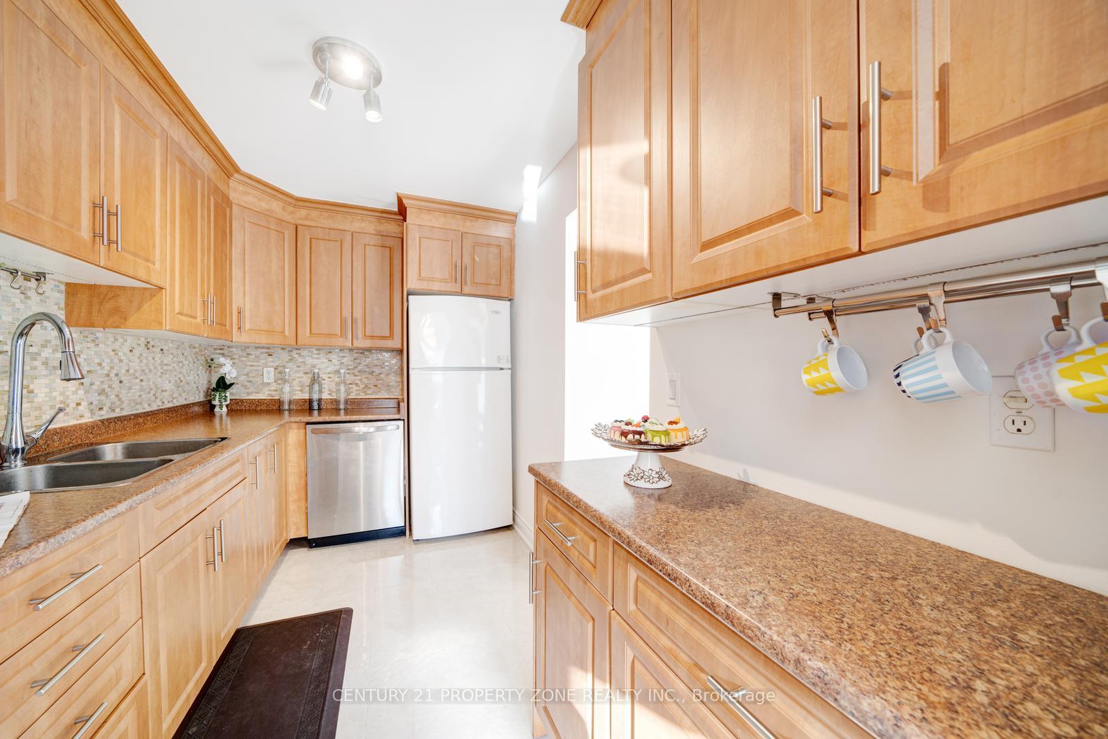 Photo 6 of Unit 352, 1 Niles Way, Markham, Aileen-Willowbrook — HOMEH