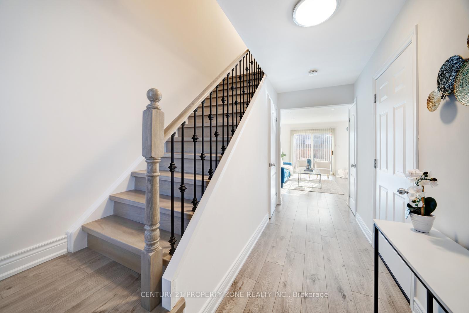 Photo 12 of Unit 352, 1 Niles Way, Markham, Aileen-Willowbrook — HOMEH