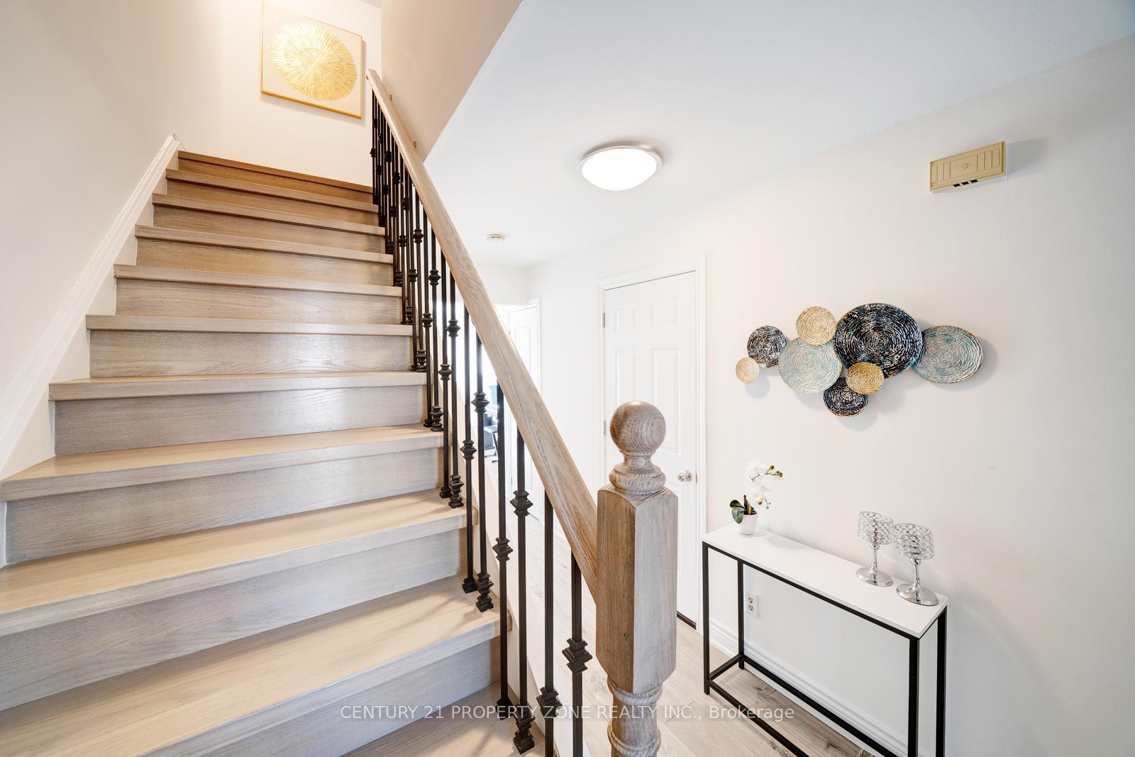 Photo 15 of Unit 352, 1 Niles Way, Markham, Aileen-Willowbrook — HOMEH