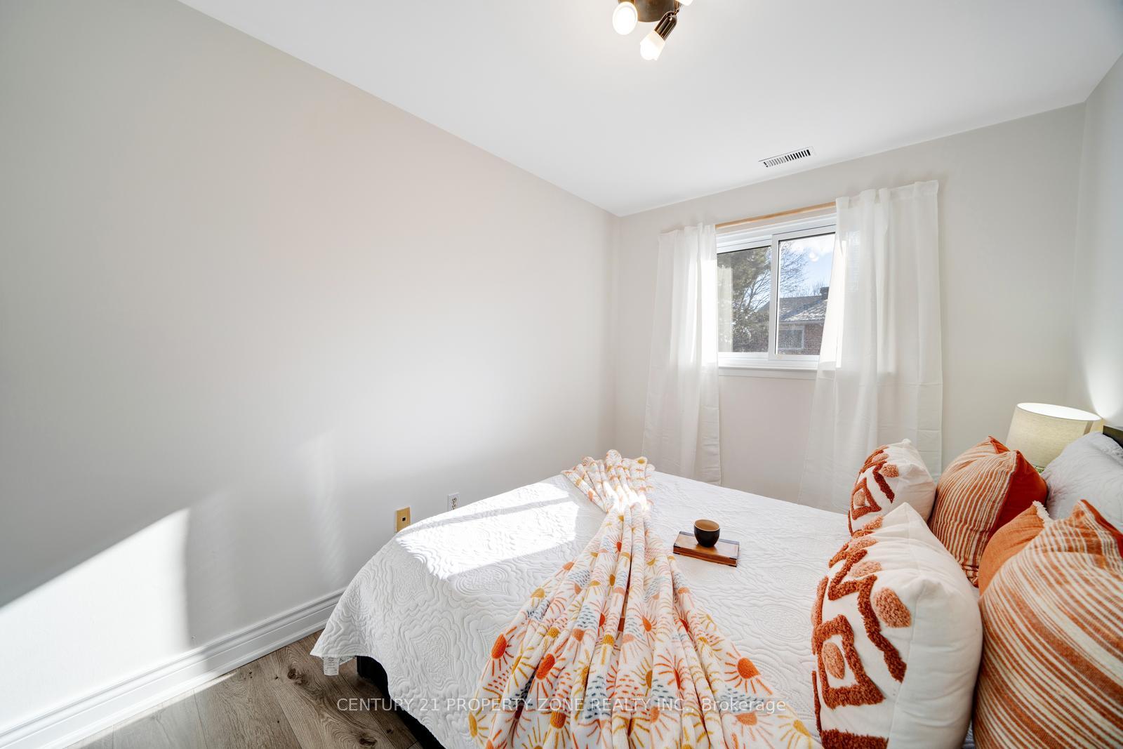 Photo 22 of Unit 352, 1 Niles Way, Markham, Aileen-Willowbrook — HOMEH