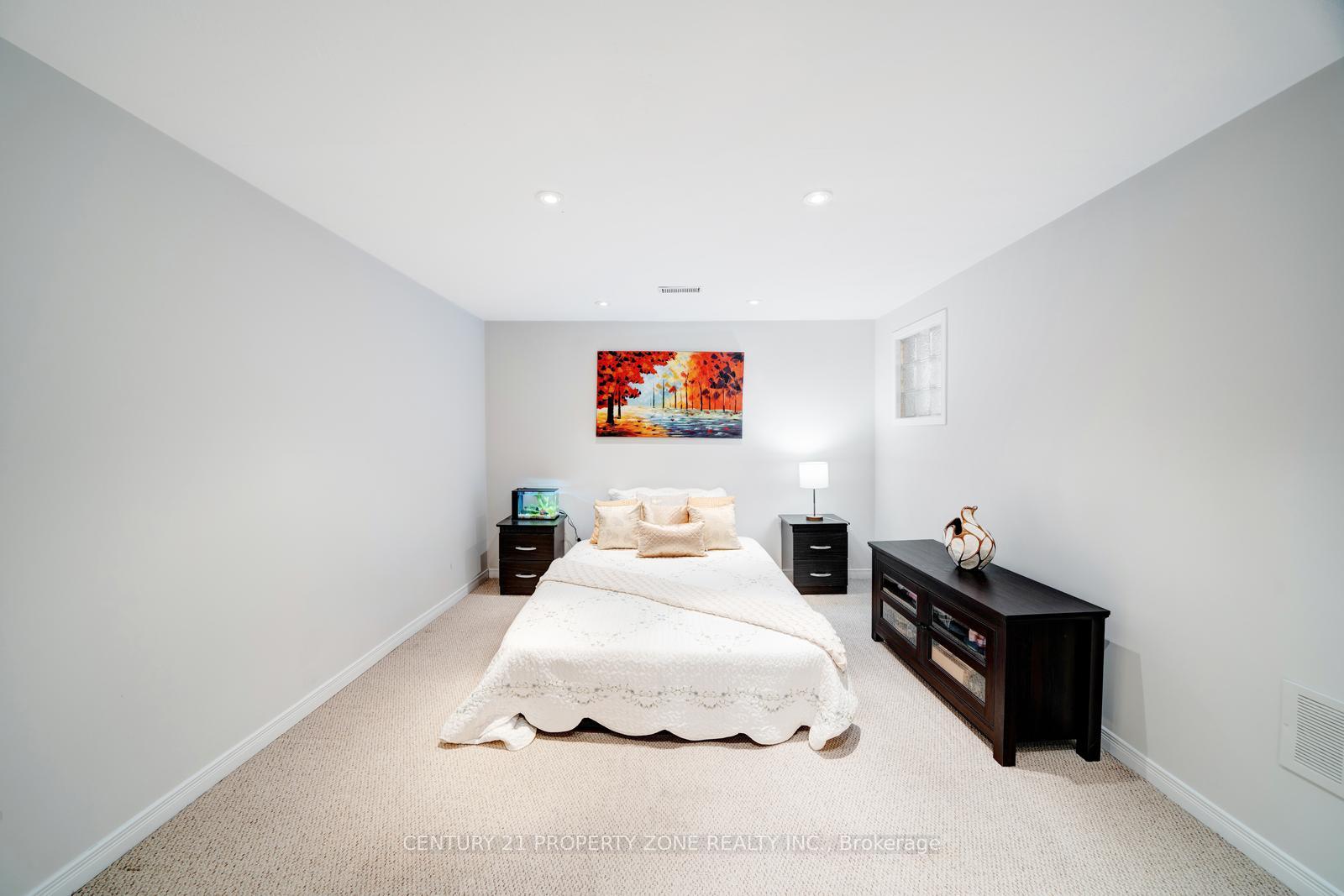 Photo 31 of Unit 352, 1 Niles Way, Markham, Aileen-Willowbrook — HOMEH
