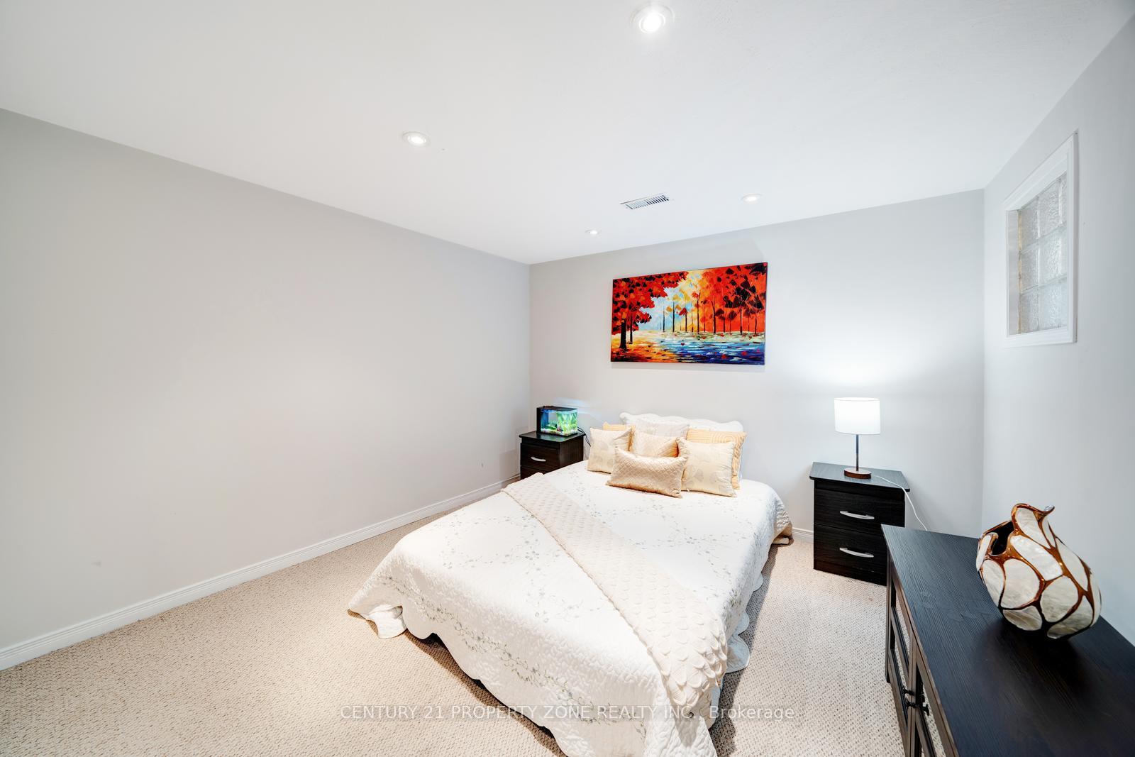 Photo 25 of Unit 352, 1 Niles Way, Markham, Aileen-Willowbrook — HOMEH
