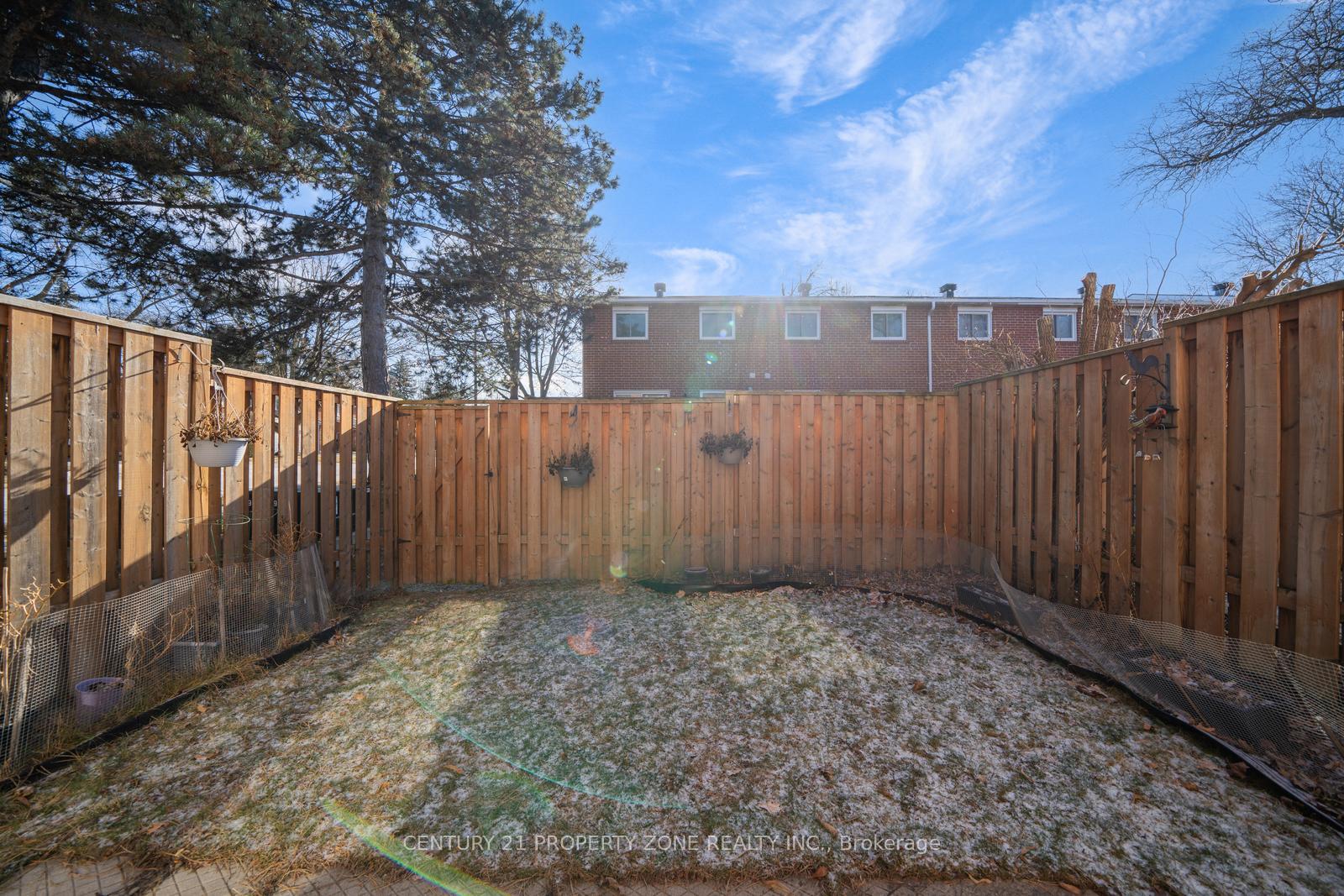 Photo 30 of Unit 352, 1 Niles Way, Markham, Aileen-Willowbrook — HOMEH