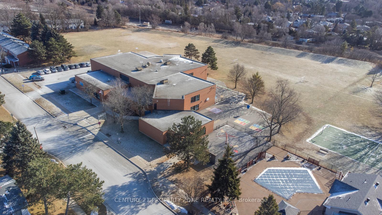 Photo 37 of Unit 352, 1 Niles Way, Markham, Aileen-Willowbrook — HOMEH