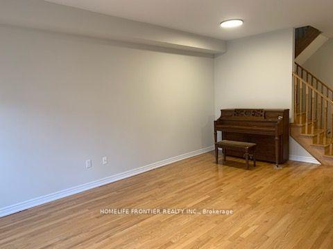 Photo 3 of 45 Lindvest Crescent, Vaughan, Patterson — HOMEH