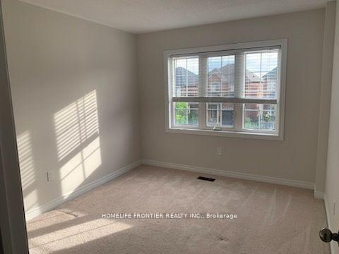 Photo 5 of 45 Lindvest Crescent, Vaughan, Patterson — HOMEH