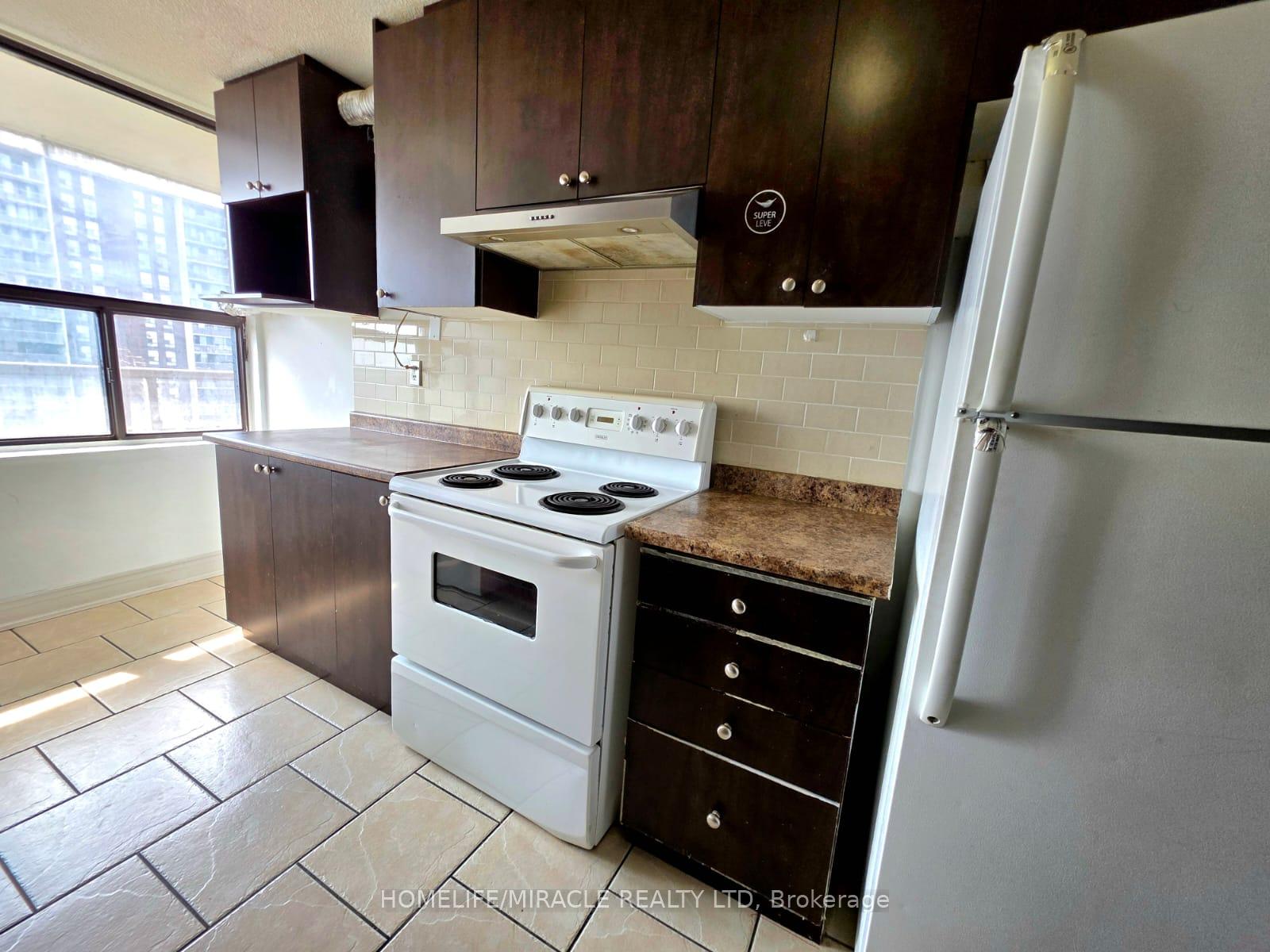 Photo 11 of Unit 1106, 4 King Cross Road, Brampton, Queen Street Corridor — HOMEH