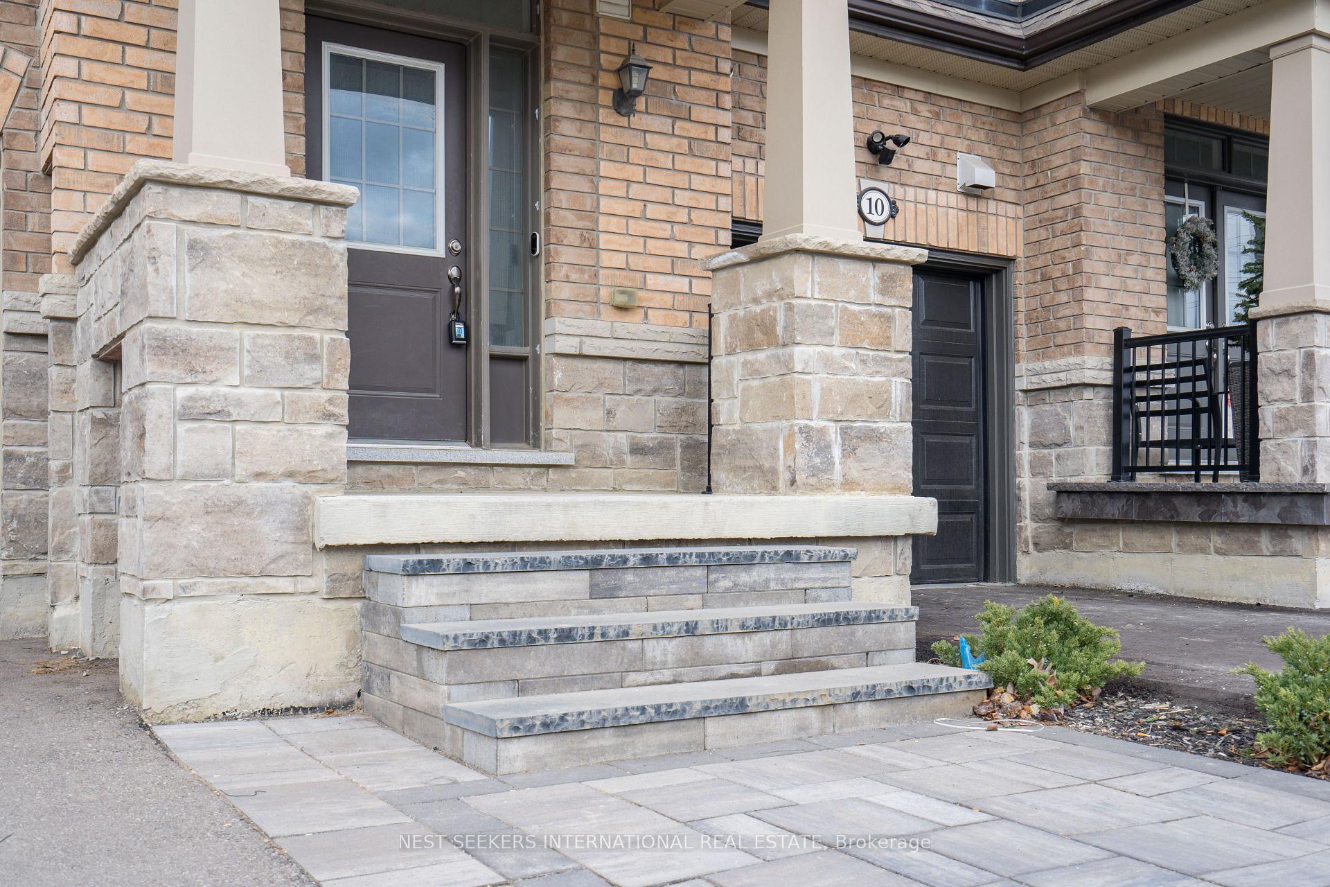 Photo 3 of 8 True Blue Crescent, Caledon, Bolton East — HOMEH