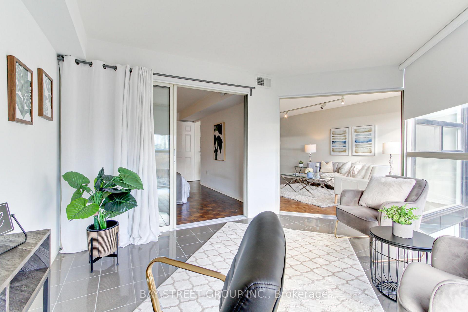 Photo 12 of Unit 913, 705 King Street W, Toronto, Niagara — HOMEH