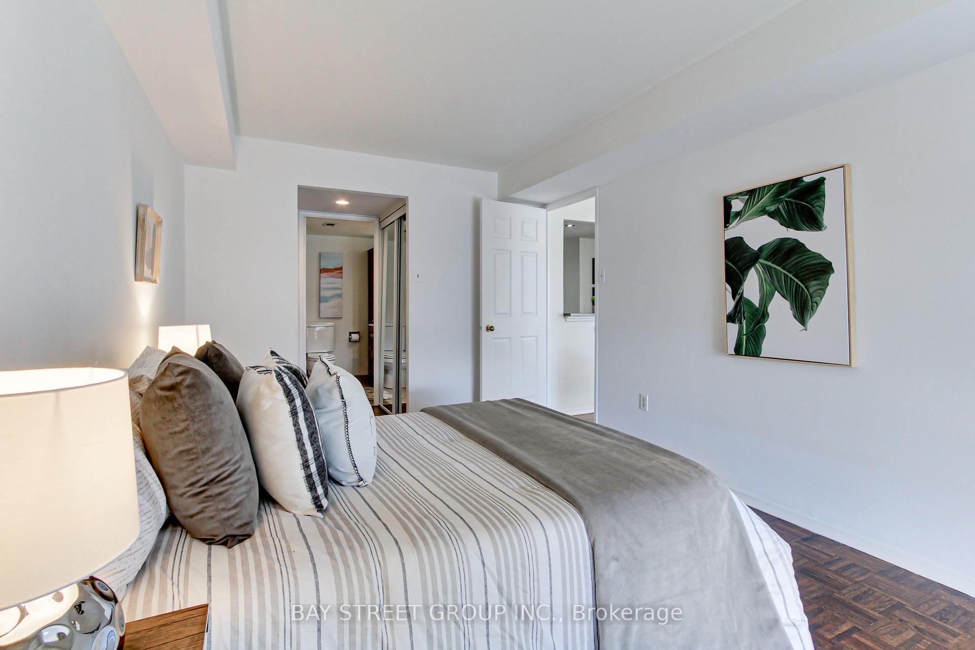 Photo 15 of Unit 913, 705 King Street W, Toronto, Niagara — HOMEH