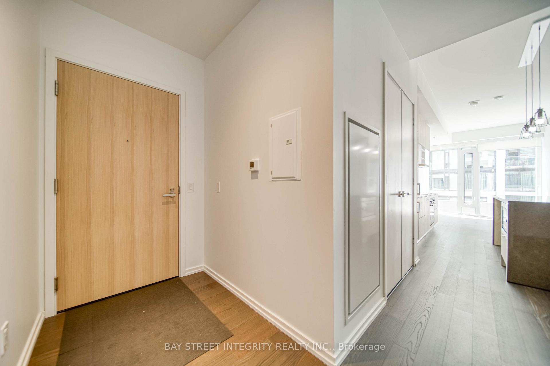 Photo 8 of Unit 1002, 5 Soudan Avenue, Toronto, Mount Pleasant West — HOMEH