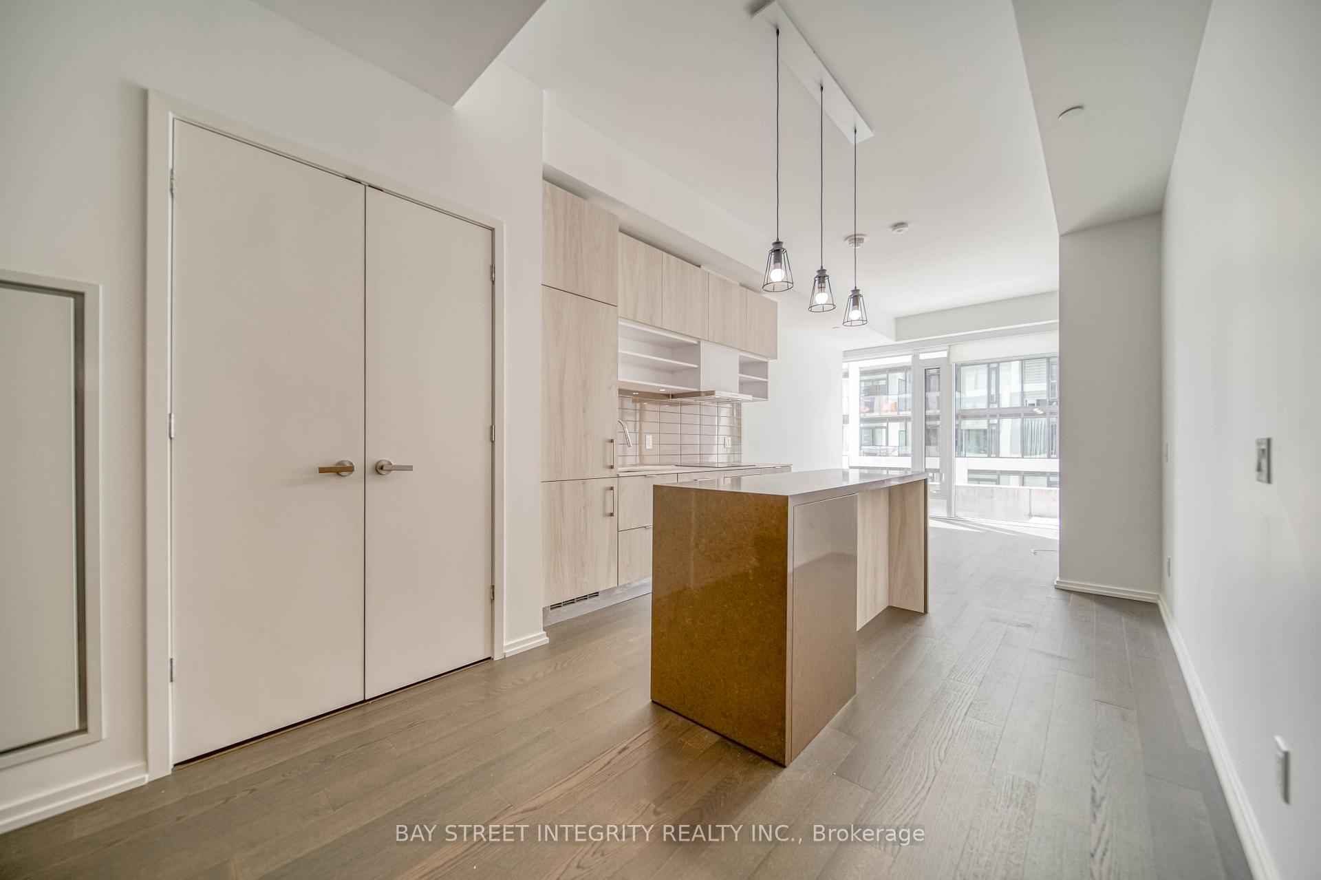 Photo 4 of Unit 1002, 5 Soudan Avenue, Toronto, Mount Pleasant West — HOMEH