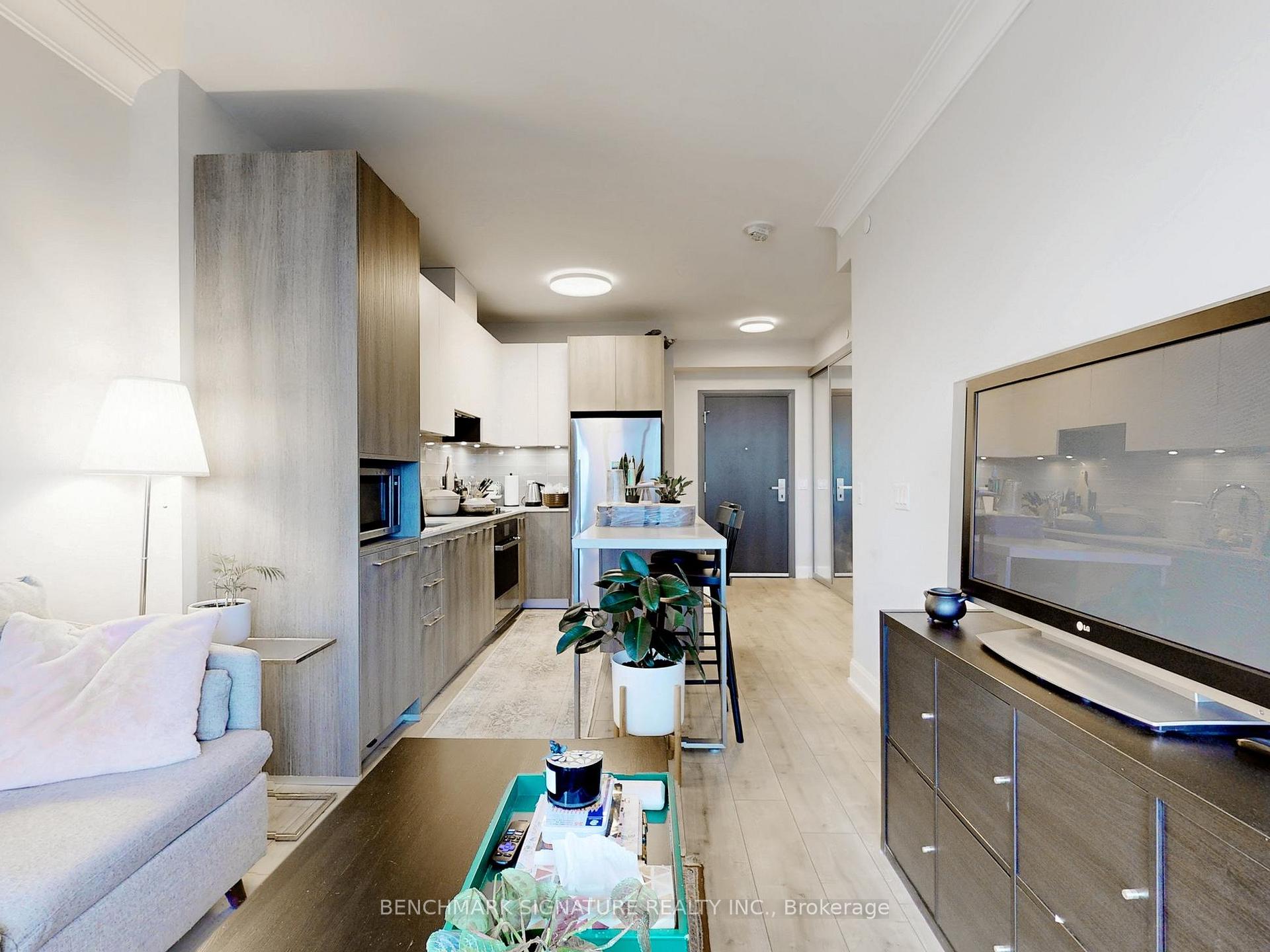 Photo 4 of Unit 1203, 38 Water Walk Drive, Markham, Unionville — HOMEH