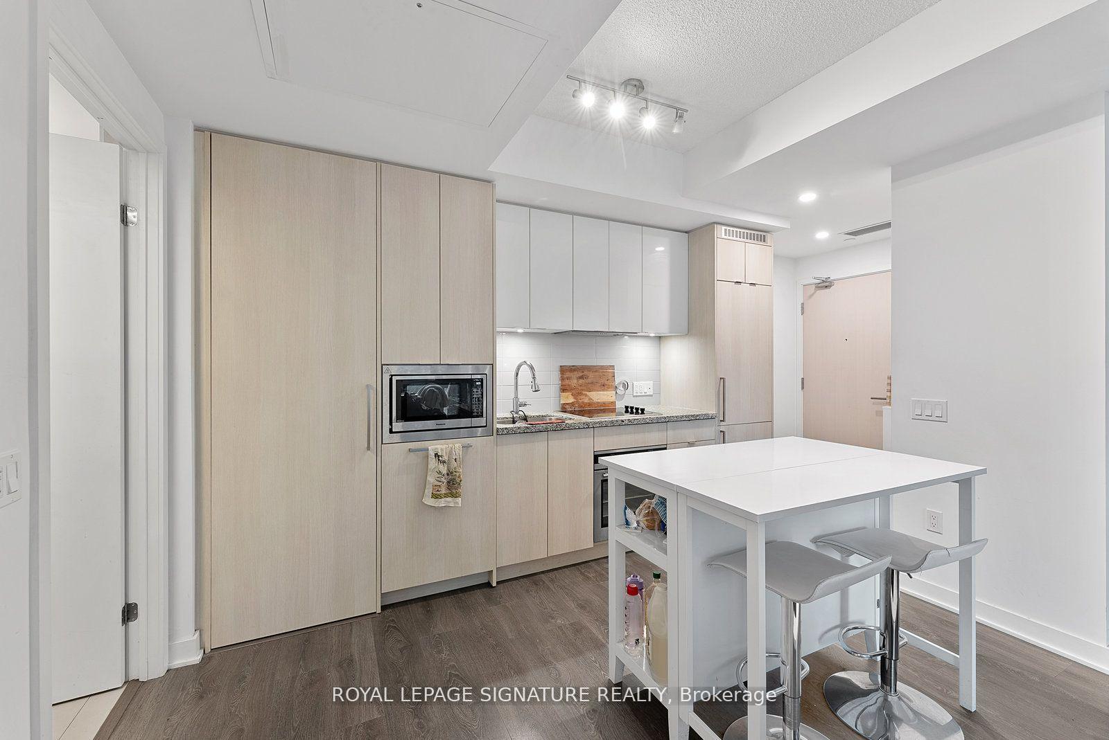 Photo 7 of Unit 320, 115 Blue Jays Way, Toronto, Waterfront Communities — HOMEH