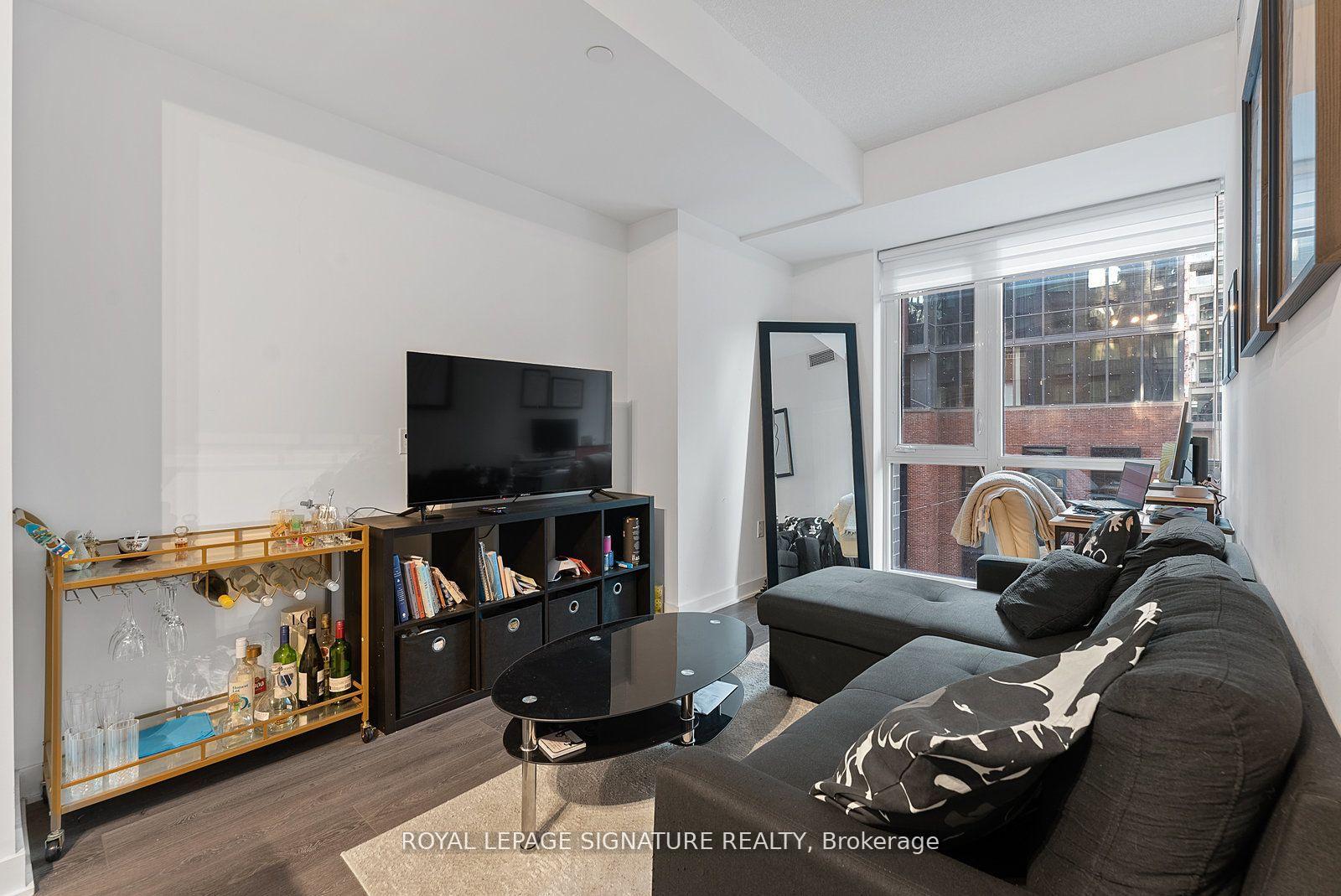 Photo 5 of Unit 320, 115 Blue Jays Way, Toronto, Waterfront Communities — HOMEH