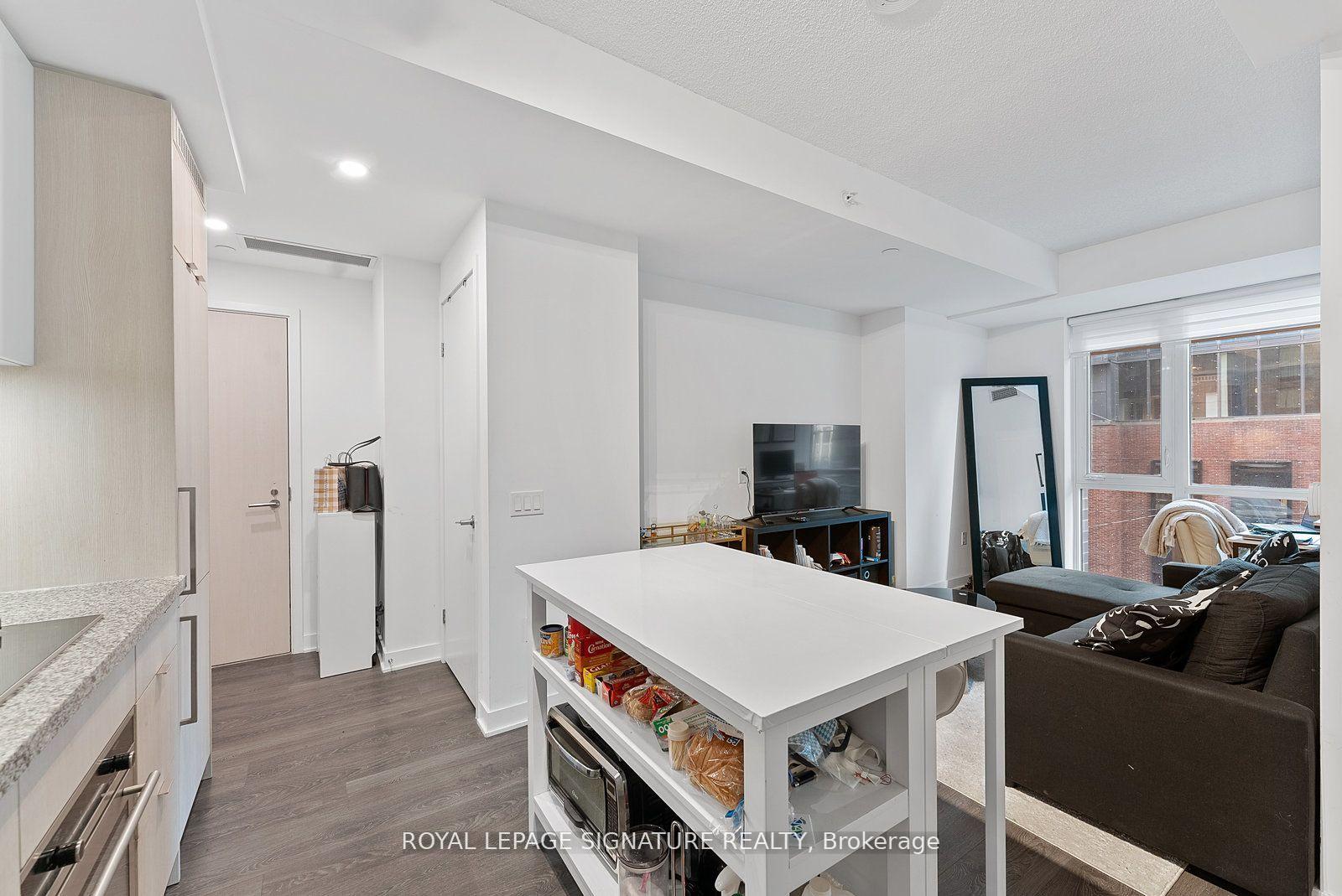 Photo 8 of Unit 320, 115 Blue Jays Way, Toronto, Waterfront Communities — HOMEH