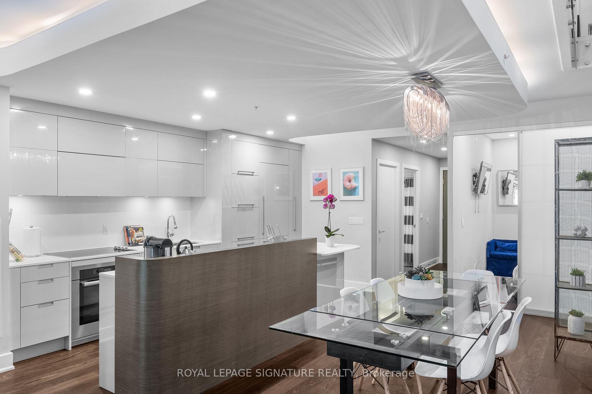 Photo 6 of Unit TH20, 30 Nelson Street, Toronto, Waterfront Communities — HOMEH