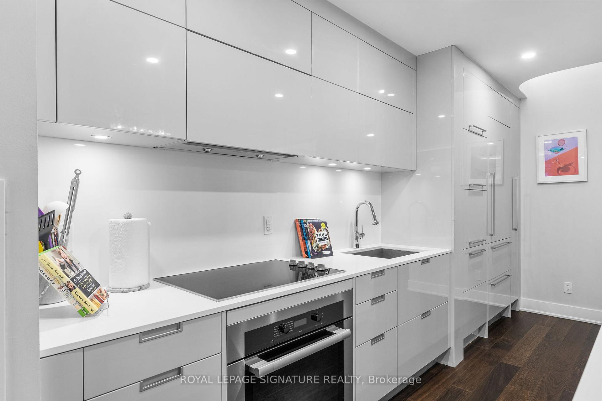 Photo 7 of Unit TH20, 30 Nelson Street, Toronto, Waterfront Communities — HOMEH