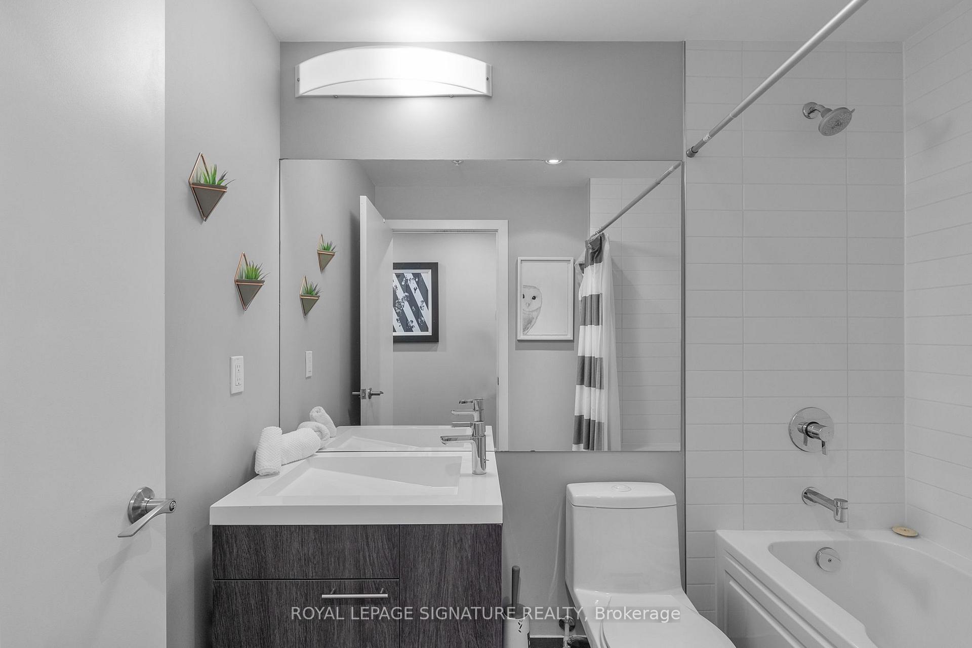 Photo 13 of Unit TH20, 30 Nelson Street, Toronto, Waterfront Communities — HOMEH