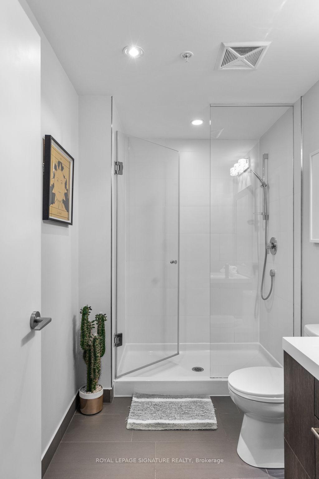 Photo 22 of Unit TH20, 30 Nelson Street, Toronto, Waterfront Communities — HOMEH