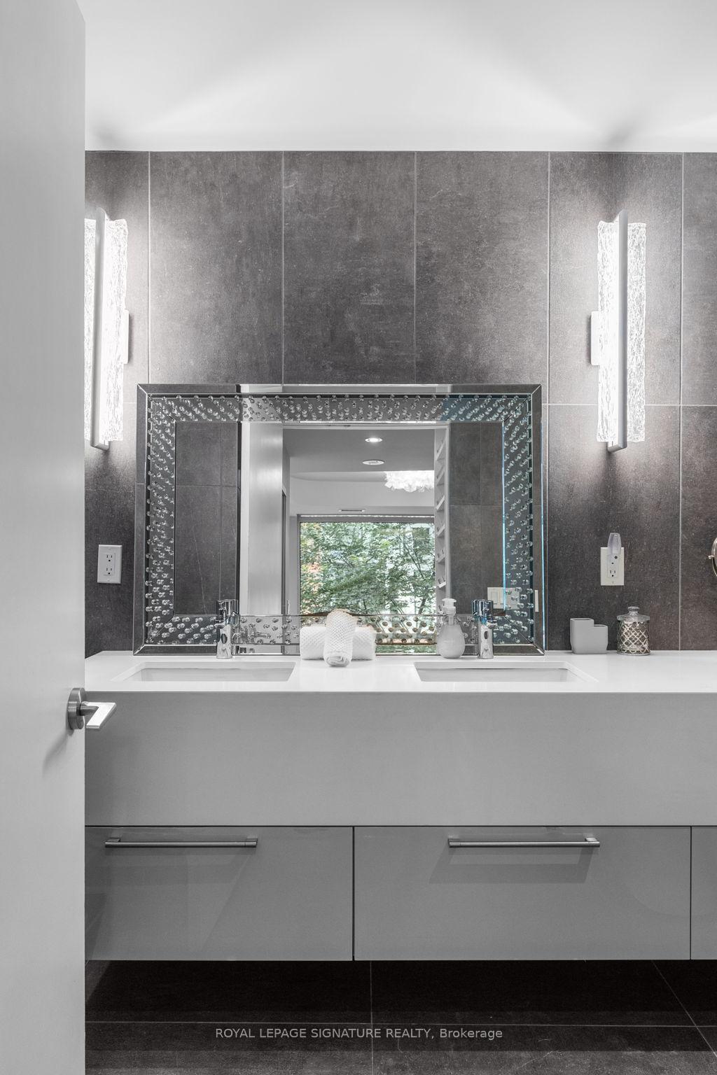 Photo 28 of Unit TH20, 30 Nelson Street, Toronto, Waterfront Communities — HOMEH