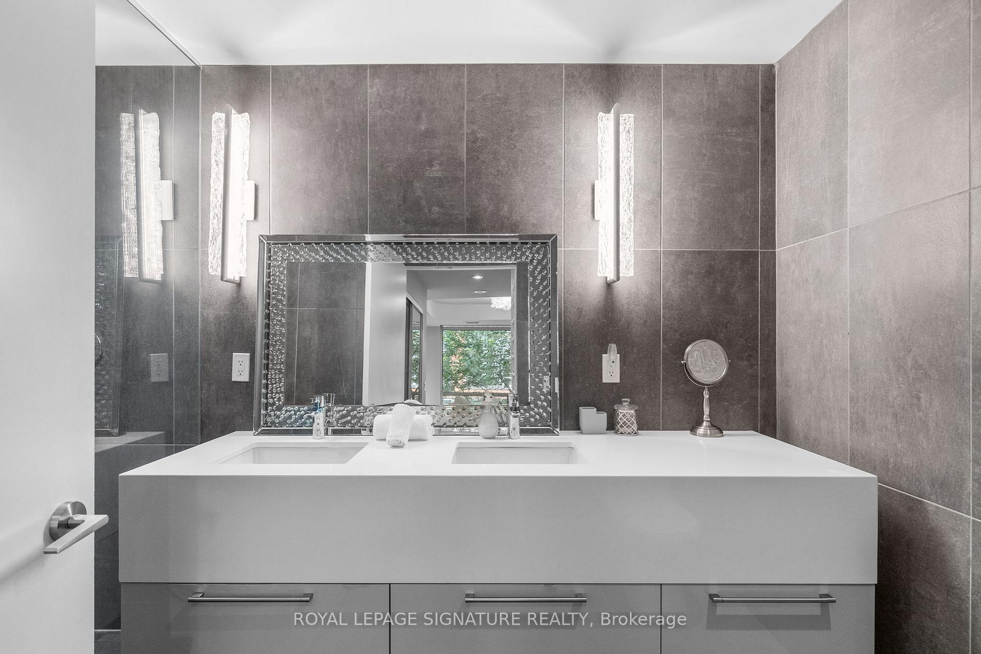 Photo 33 of Unit TH20, 30 Nelson Street, Toronto, Waterfront Communities — HOMEH