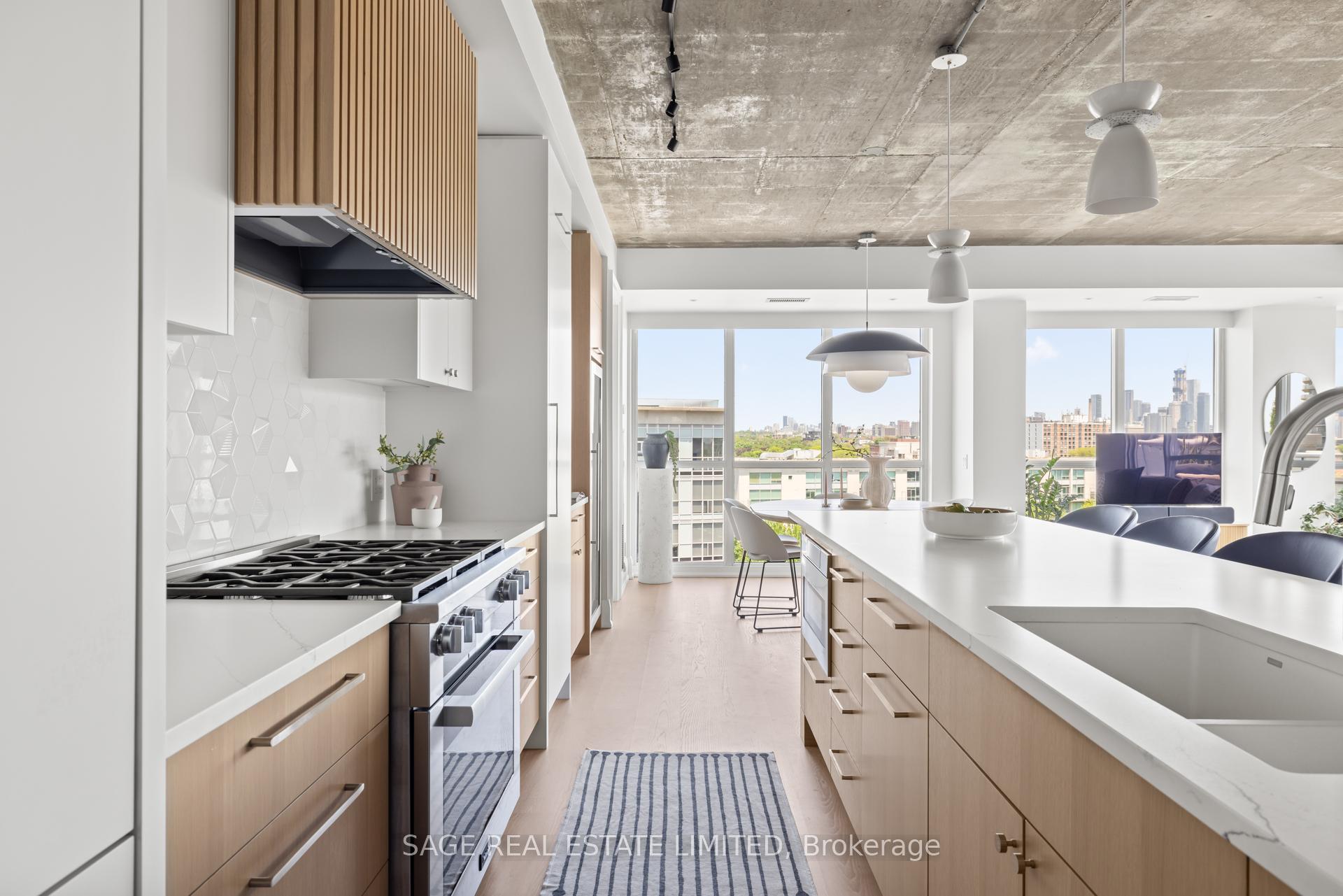 Photo 3 of Unit 912, 1 Shaw Street, Toronto, Niagara — HOMEH