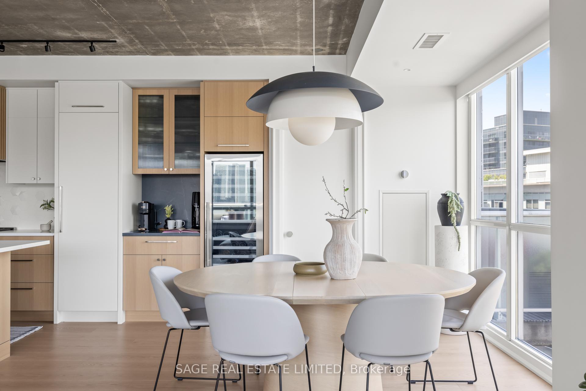 Photo 7 of Unit 912, 1 Shaw Street, Toronto, Niagara — HOMEH