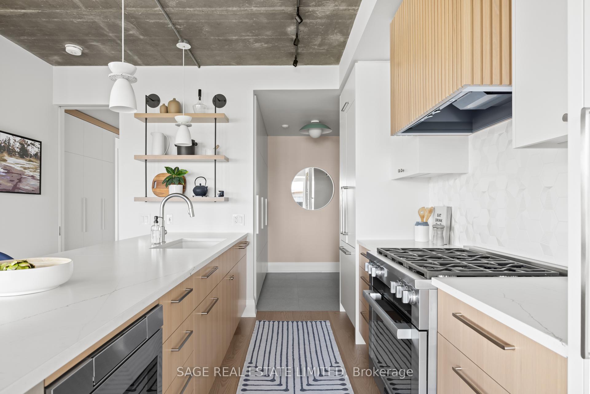 Photo 2 of Unit 912, 1 Shaw Street, Toronto, Niagara — HOMEH
