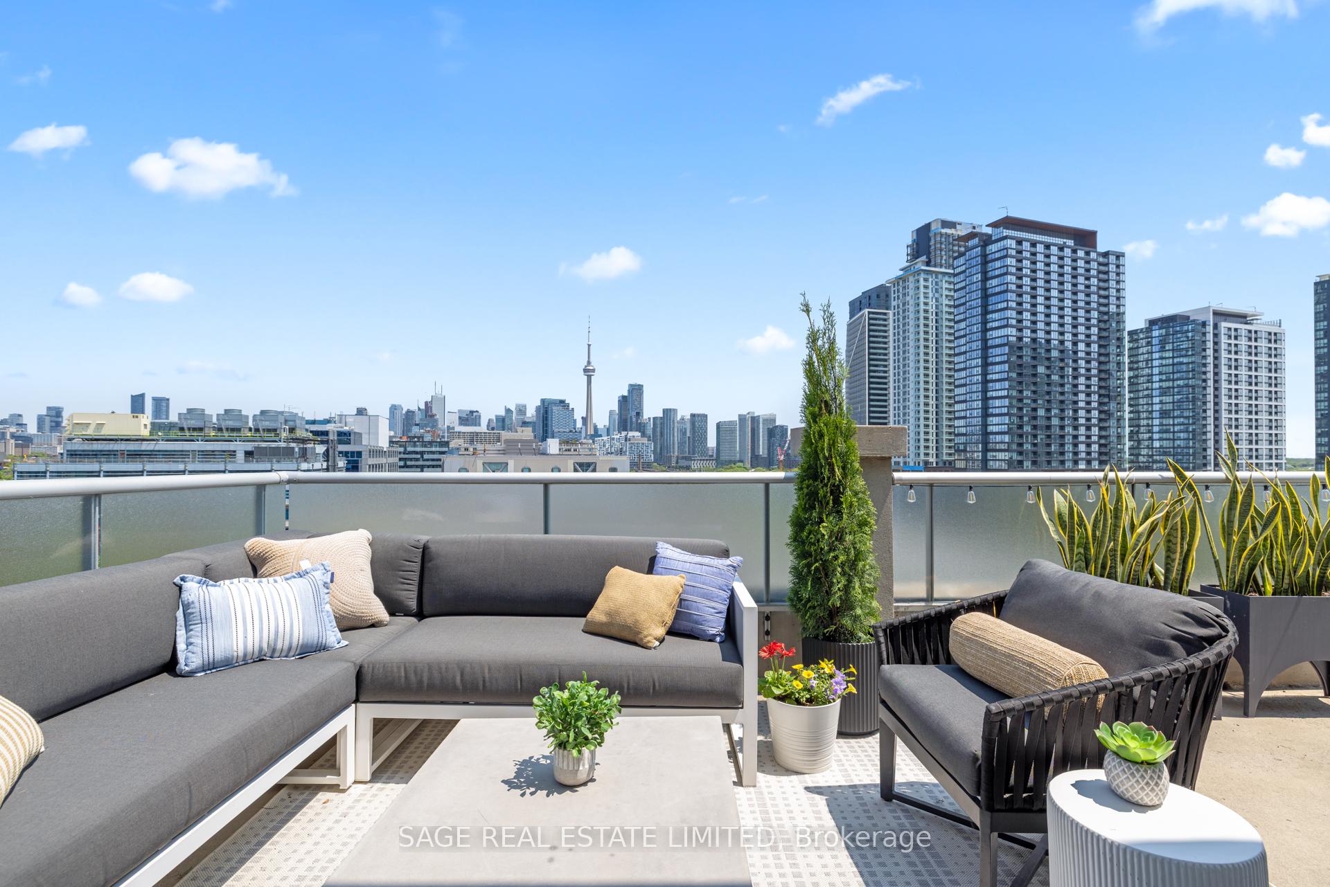 Photo 17 of Unit 912, 1 Shaw Street, Toronto, Niagara — HOMEH