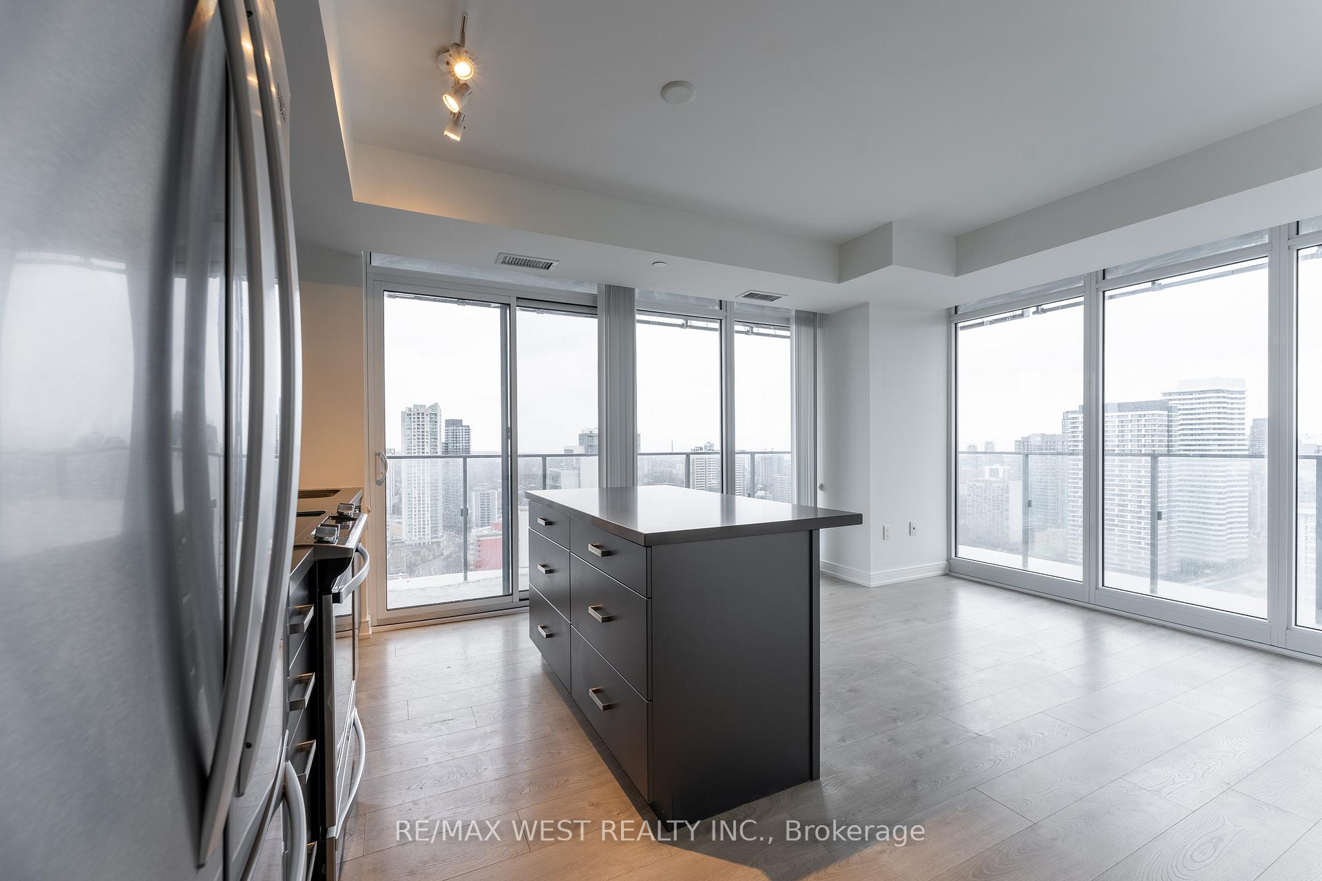 Photo 4 of Unit 3708, 50 Wellesley Street E, Toronto, Church-Yonge Corridor — HOMEH
